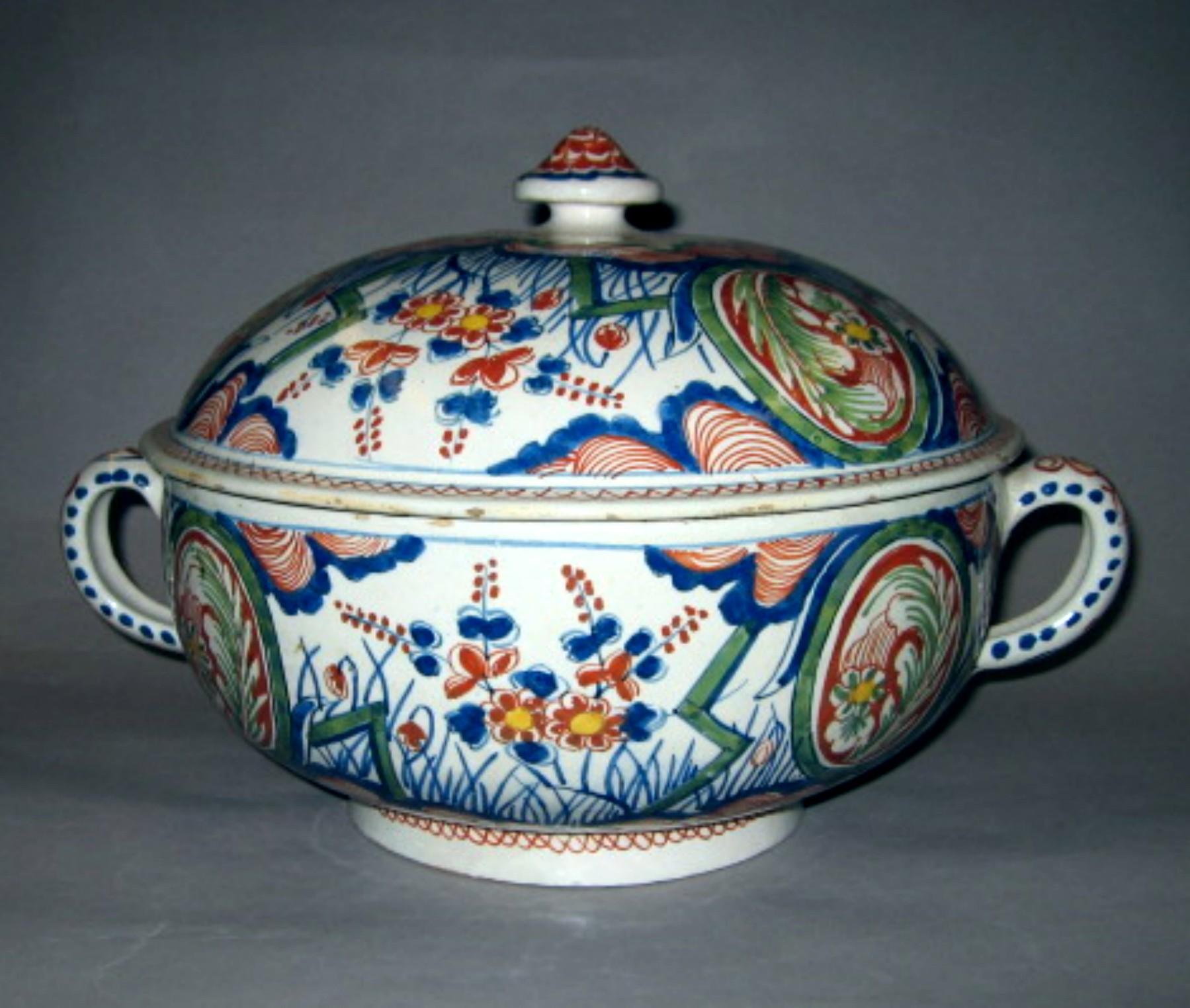 1996.0004.040 A, B Tin-glazed earthenware tureen
