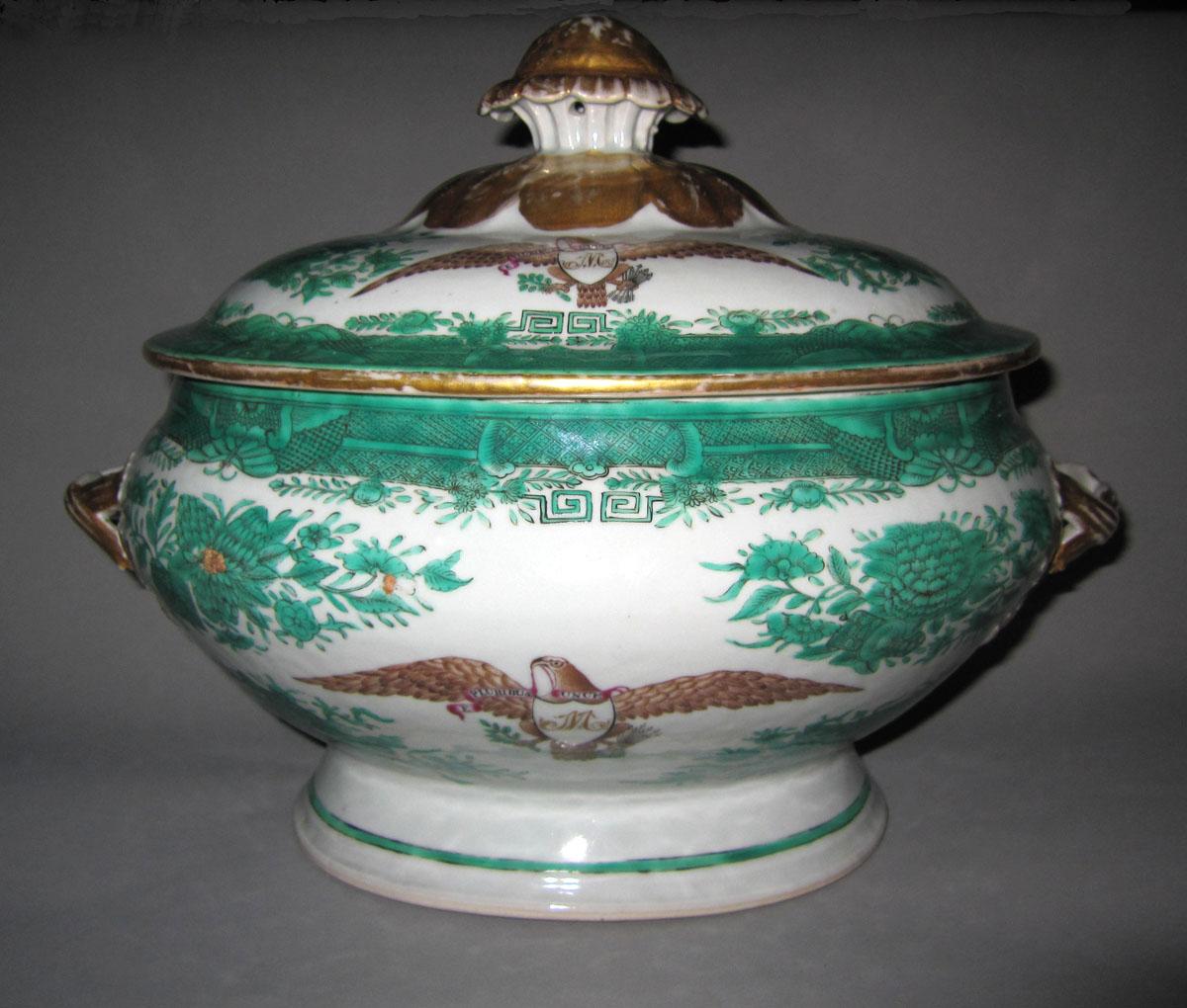 1996.0004.044 A,B Porcelain tureen