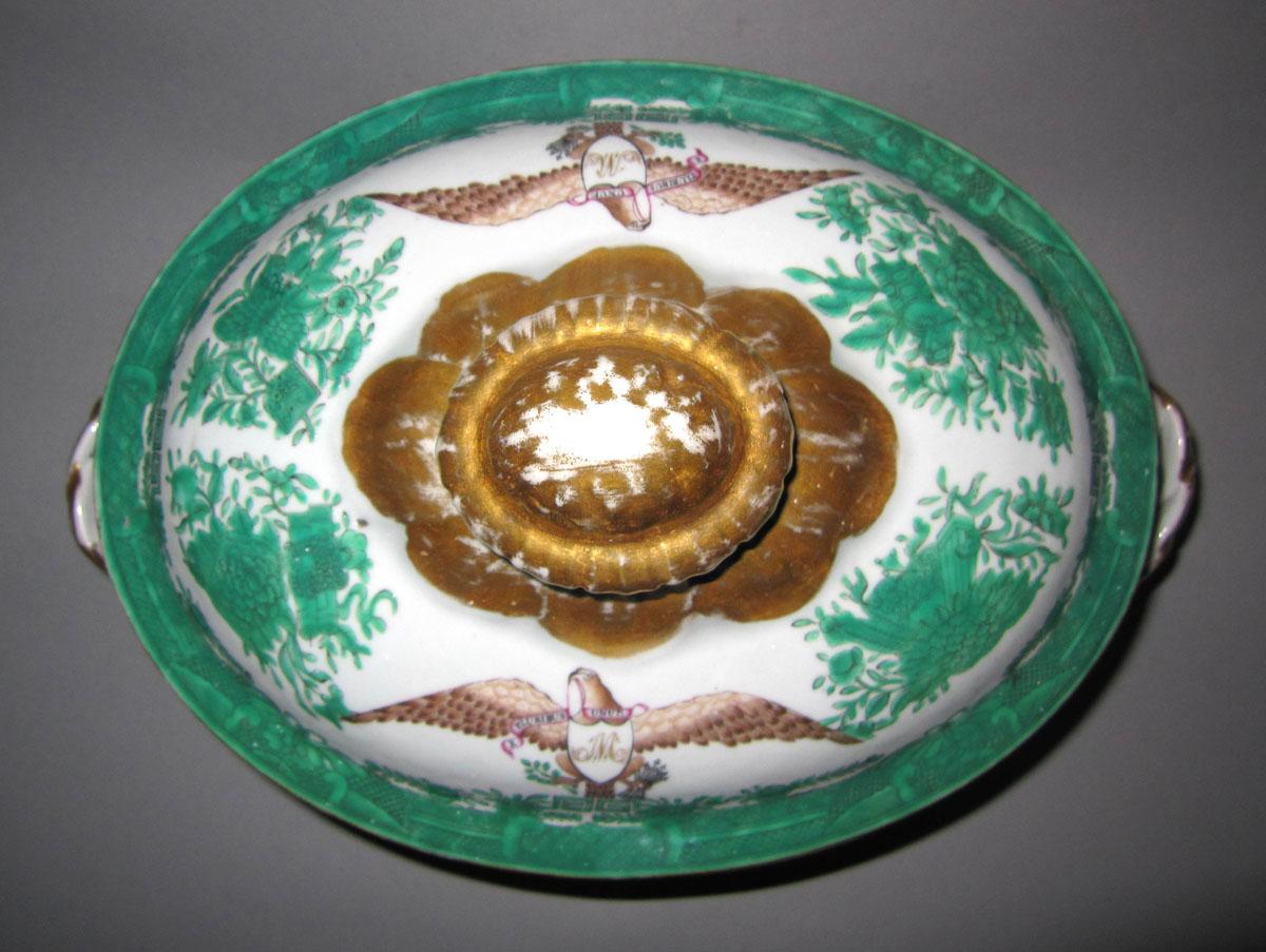 1996.0004.044 A,B Porcelain tureen top