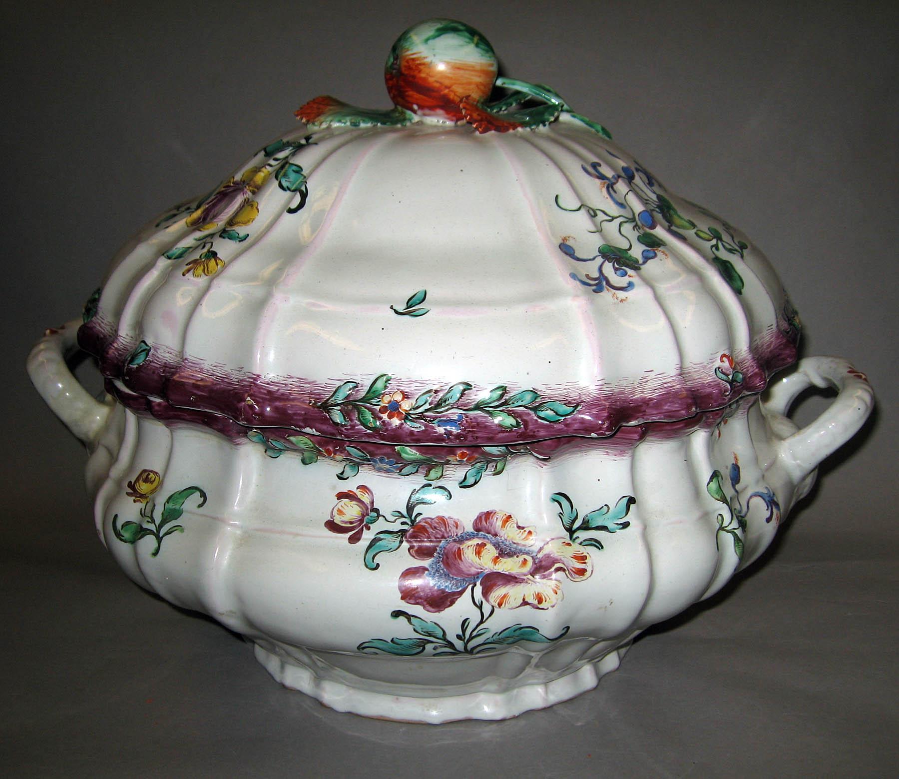 1996.0004.047 A, B Faience tureen