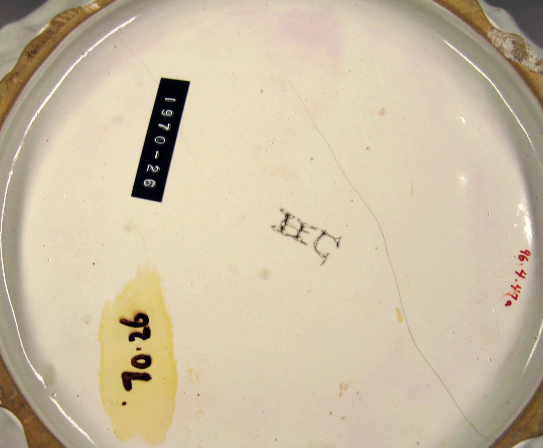 1996.0004.047 A, B Faience tureen (underside)