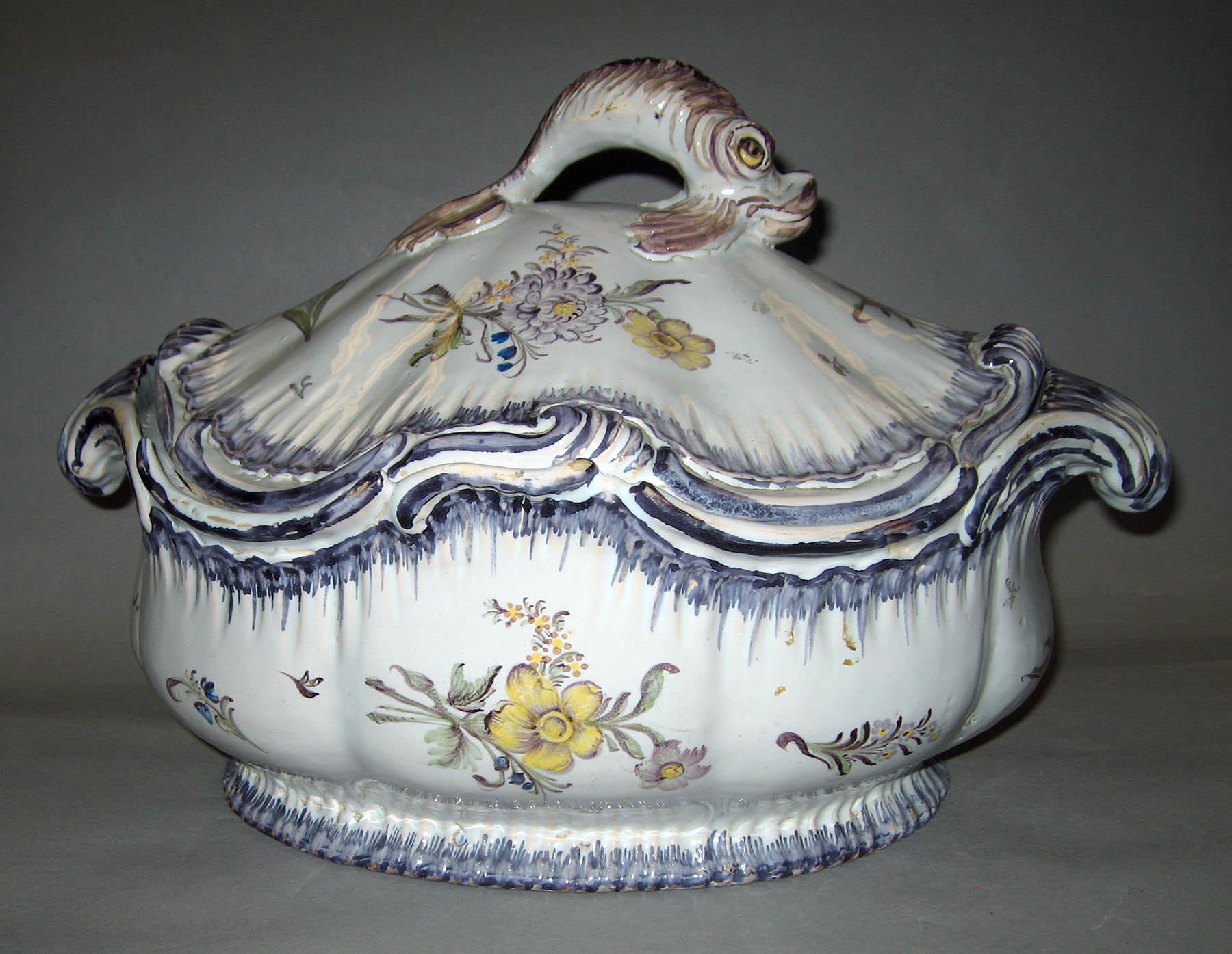 1996.0004.048 A, B Faience tureen