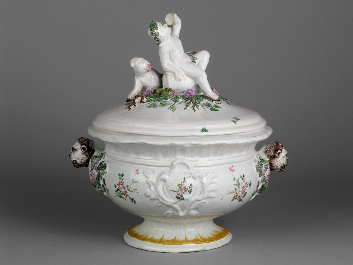 1996.0004.049 A, B Tin-glazed earthenware tureen