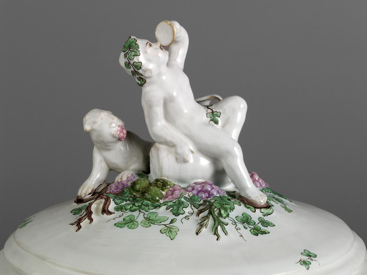 1996.0004.049 A, B Tin-glazed earthenware tureen (detail)