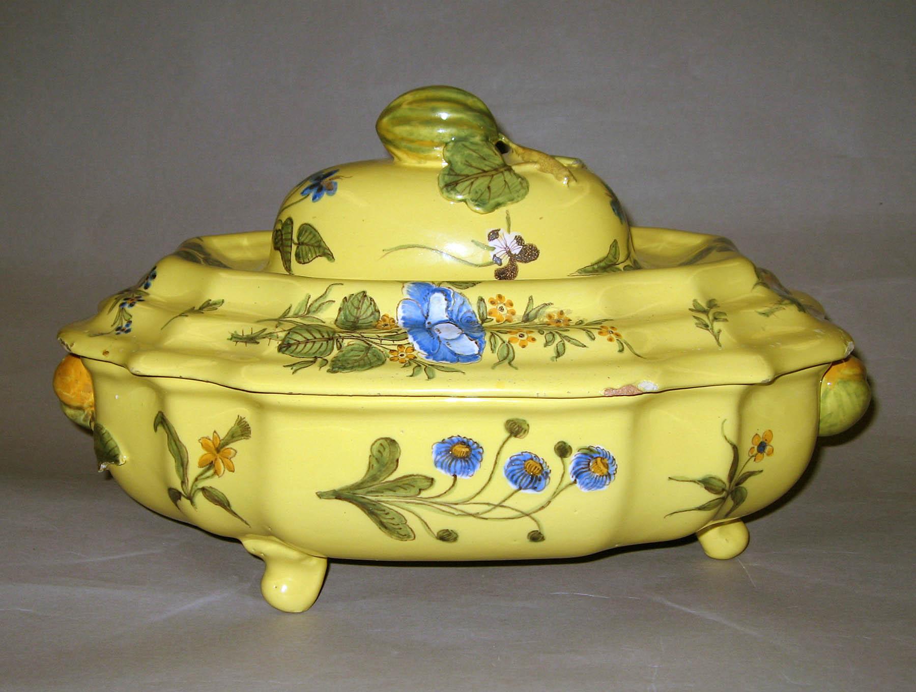 1996.0004.050 A, B Tin-glazed earthenware tureen