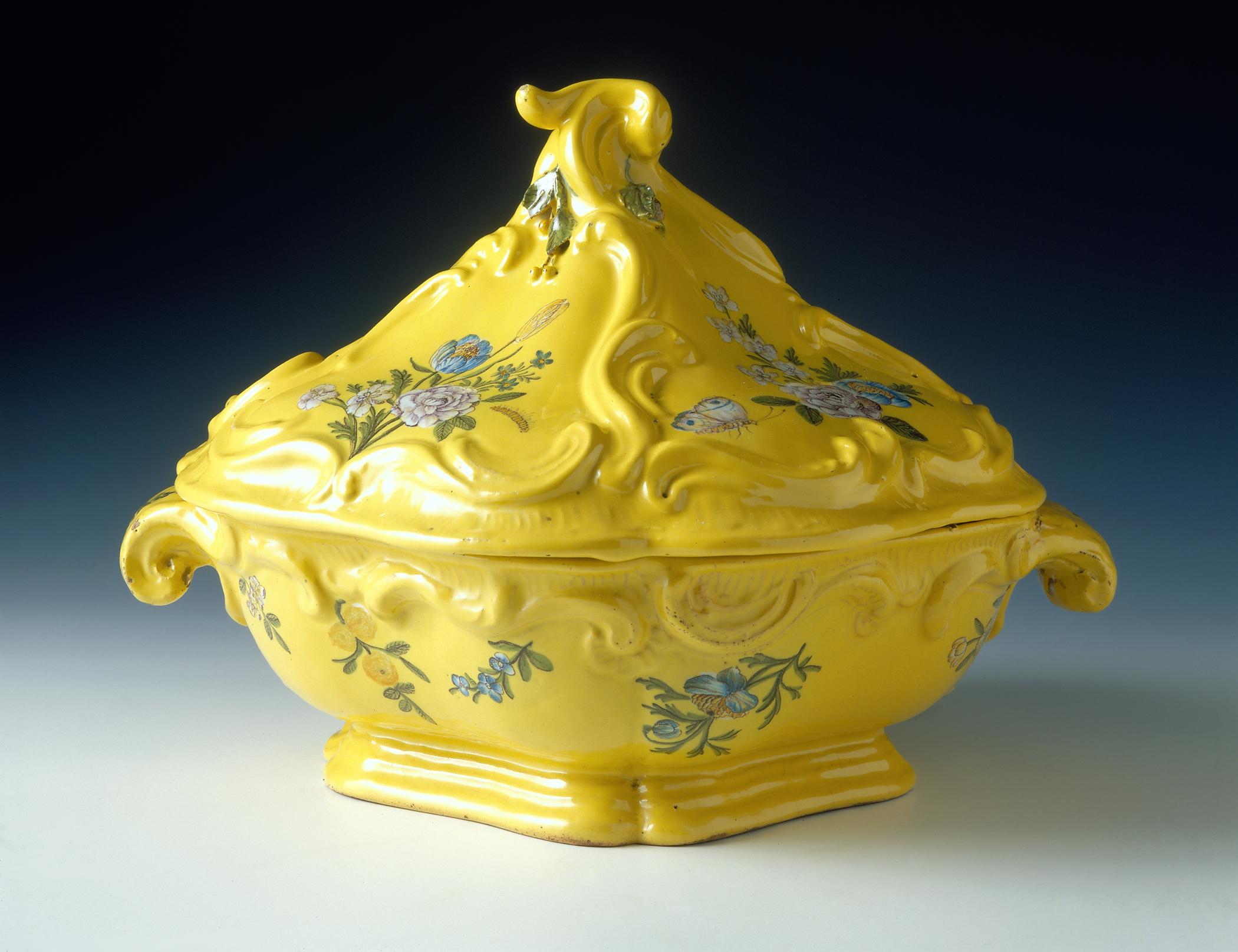 1996.0004.075 A, B Tureen
