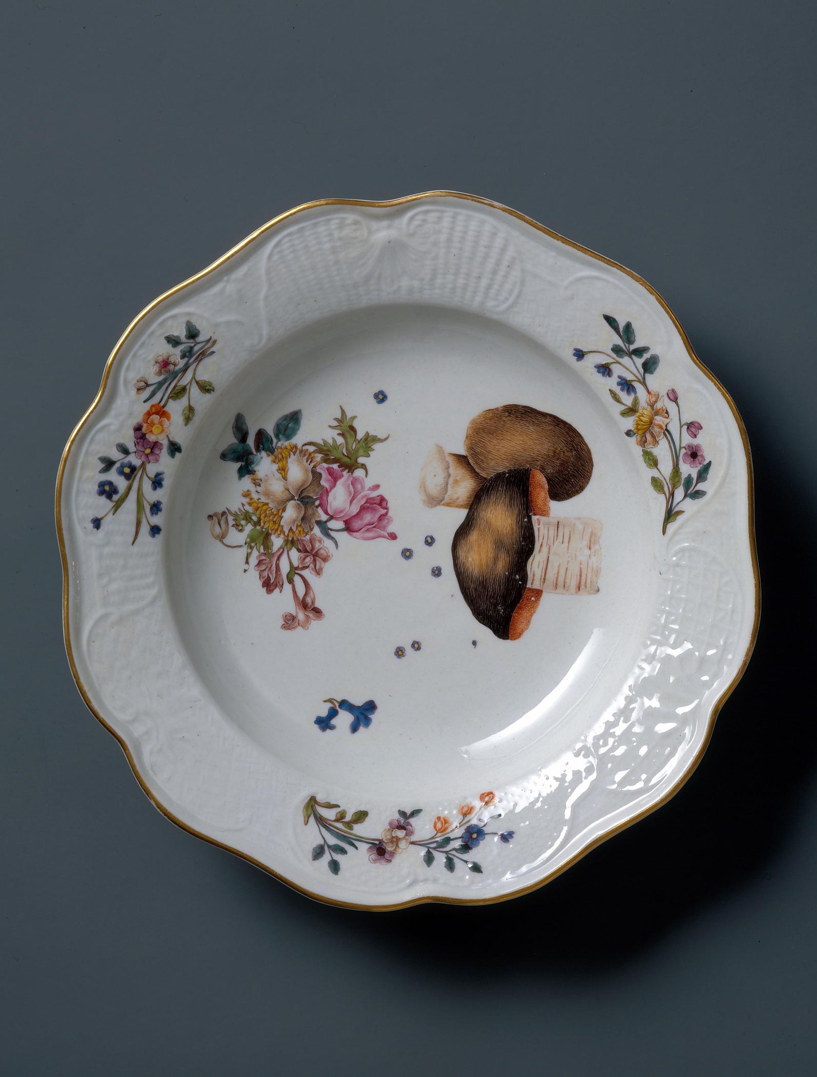 1996.0004.081.002 Soup plate