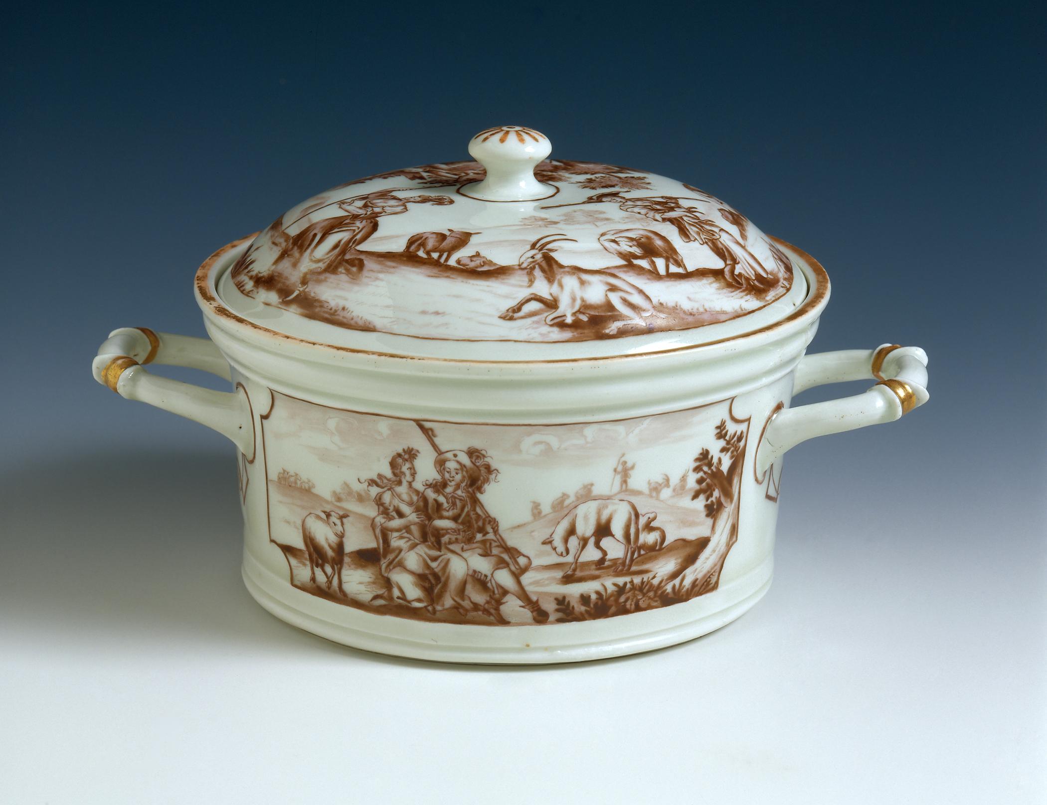 1996.0004.082 A, B Soup bowl