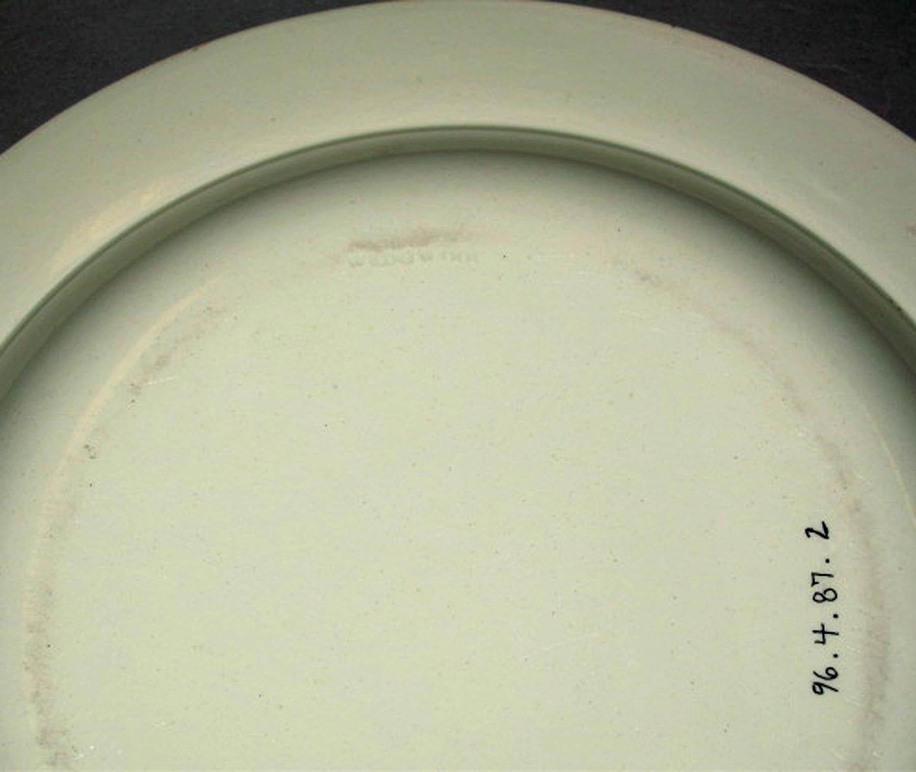 1996.0004.087.002 Wedgwood creamware soup plate (underside)