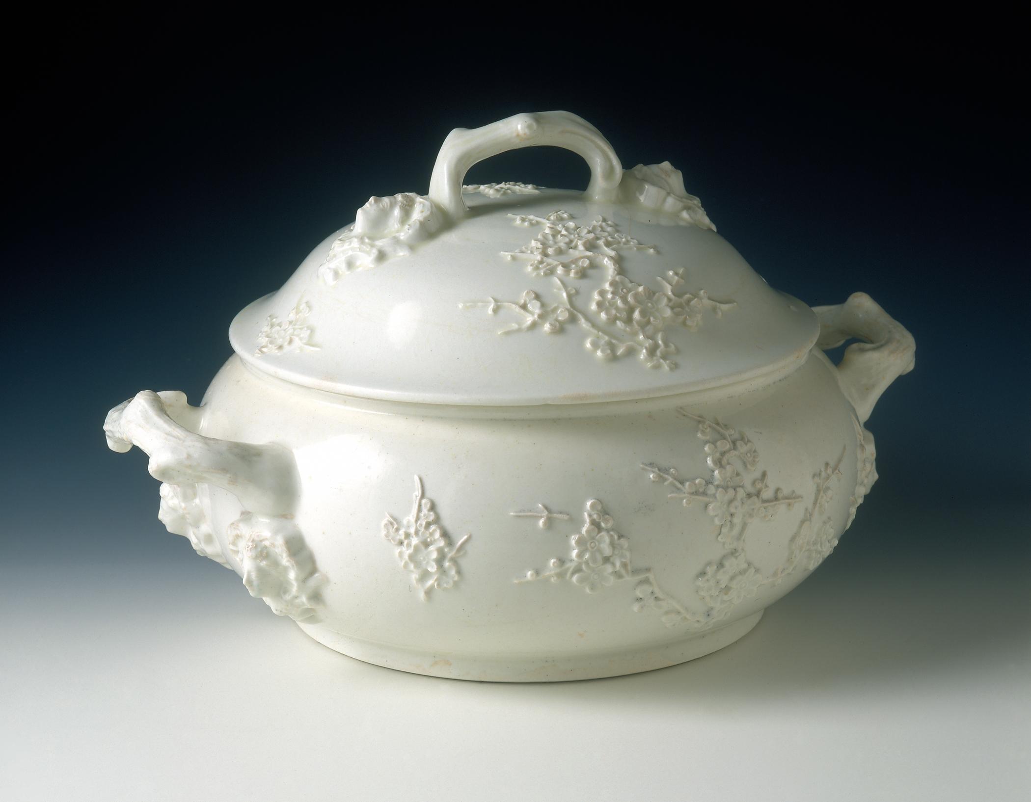 1996.0004.090 A, B Tureen
