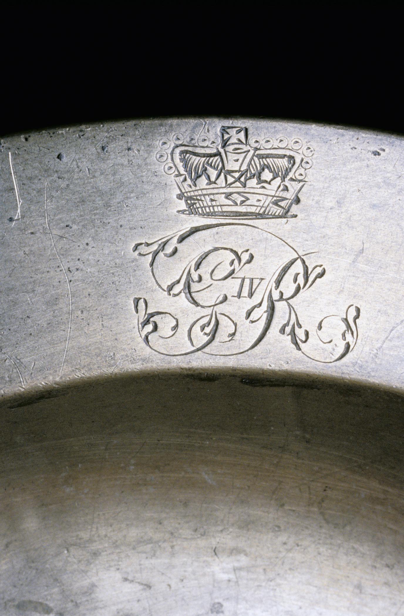 1996.0004.100.002 Soup plate (detail 2)