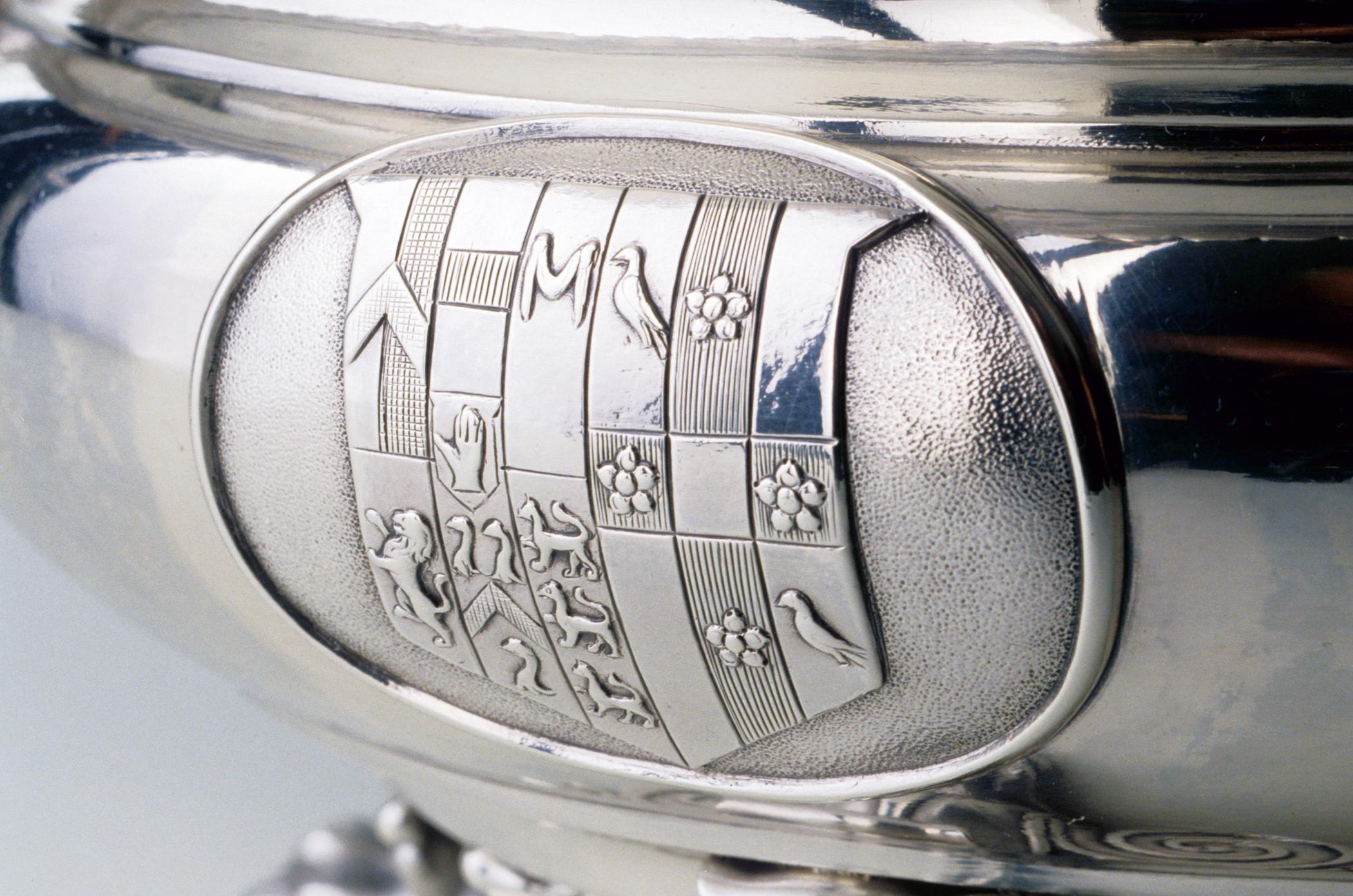 1996.0004.105 A-C Tureen (detail 1)