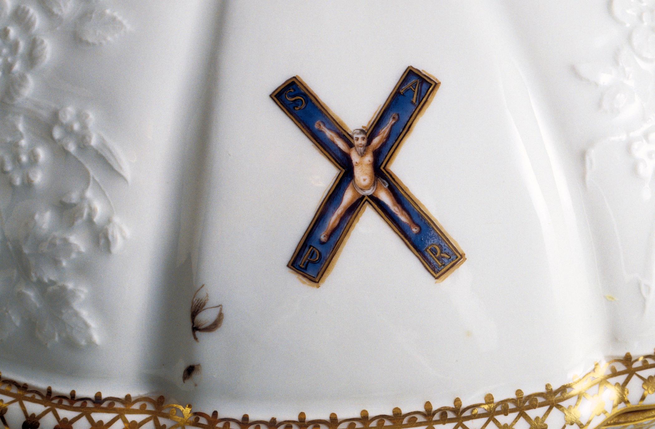 1996.0004.106 A-C Tureen (detail 1)