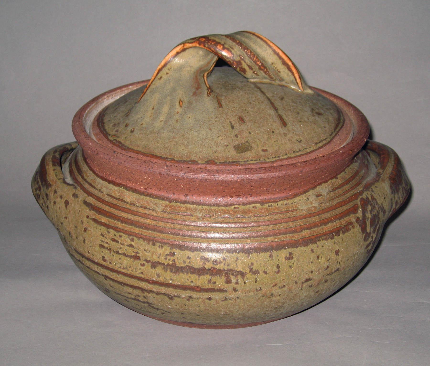 1996.0004.118 A, B Stoneware tureen by Karen Karnes