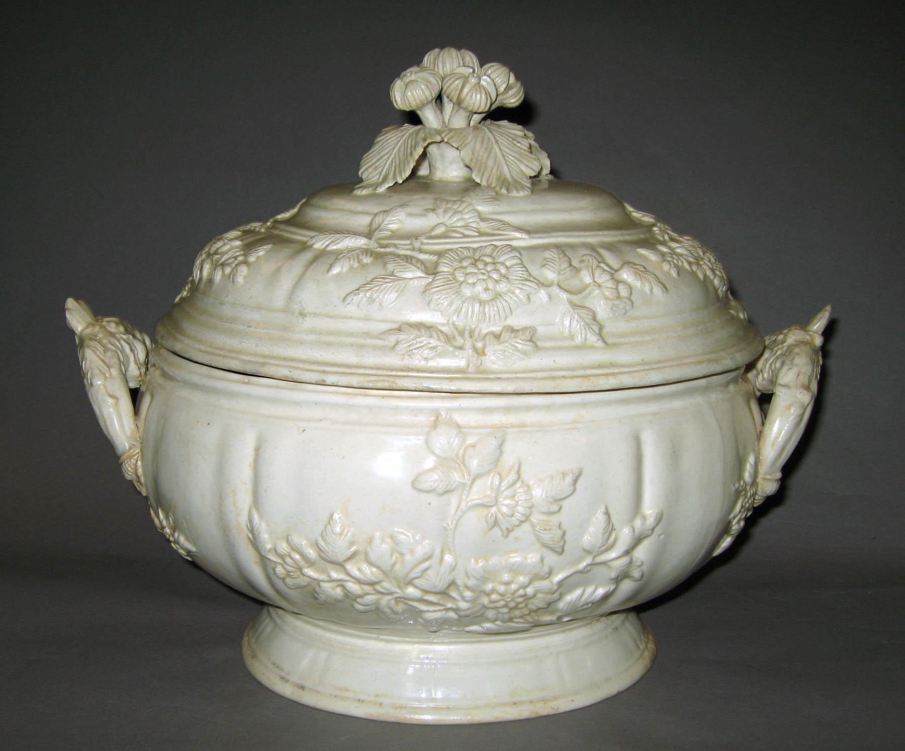 1996.0004.120 A, B Creamware tureen