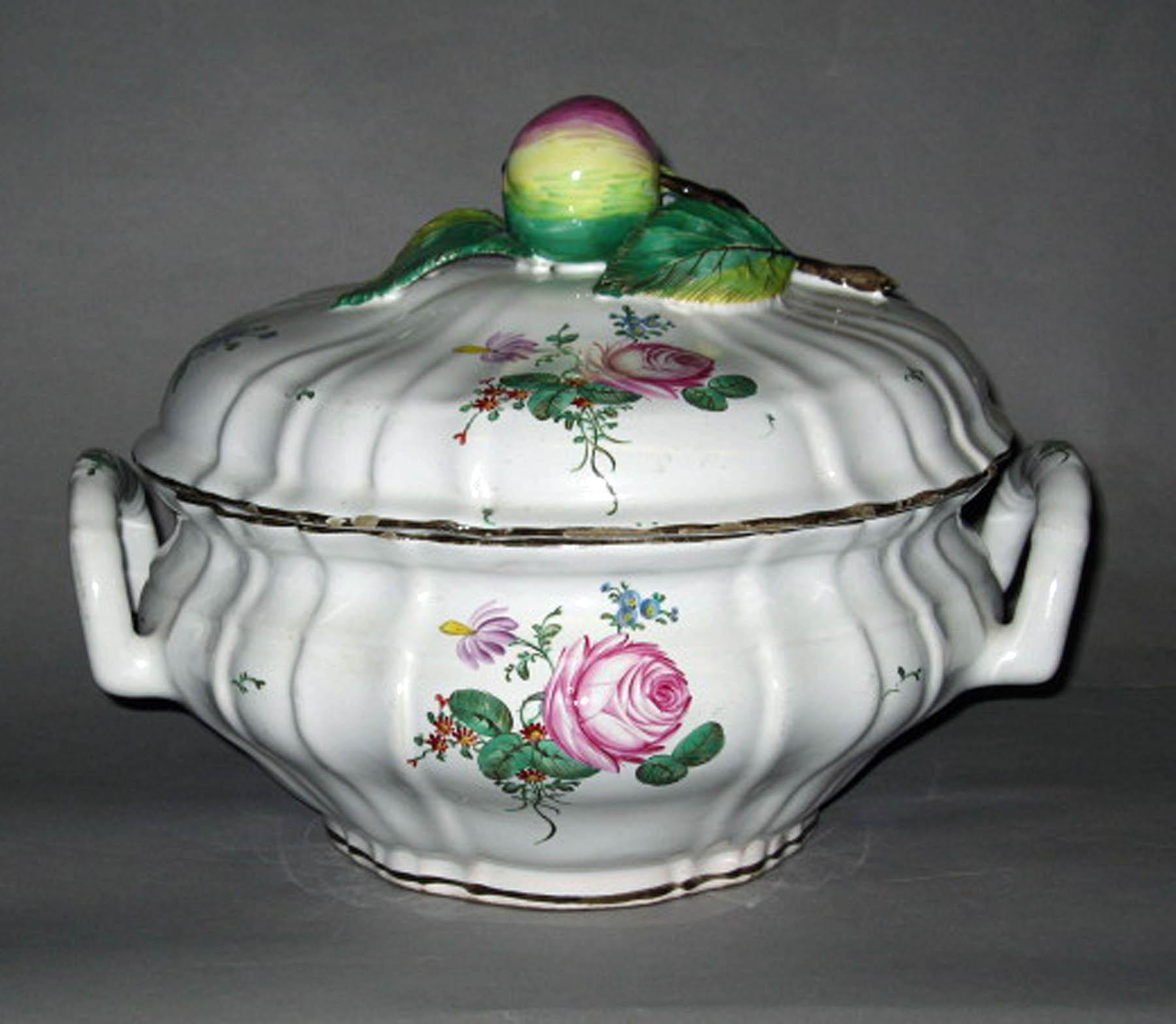 1996.0004.121 A, B German faience tureen