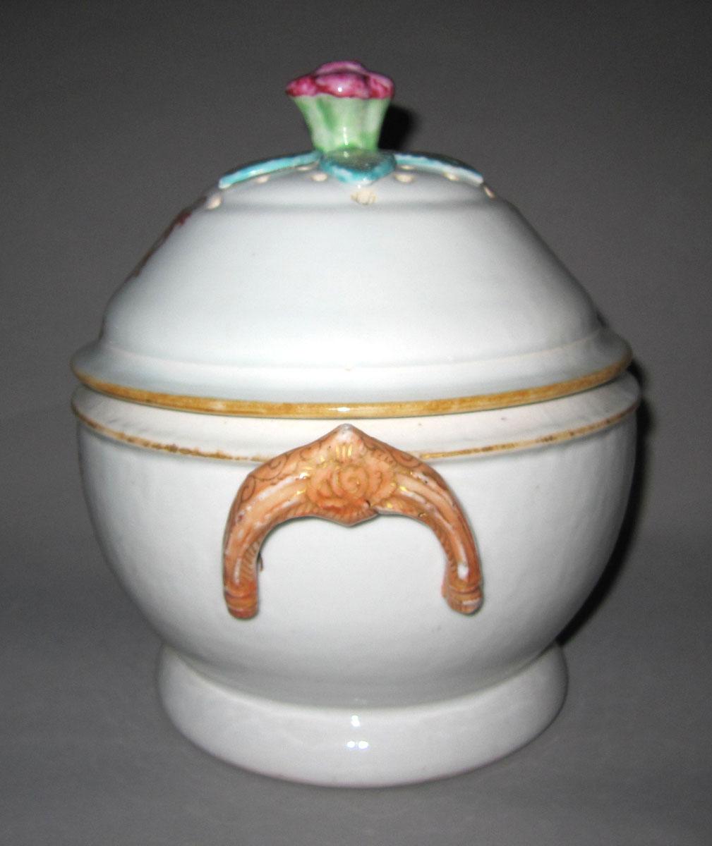 1996.0004.128.002 A,B Porcelain tureen handle