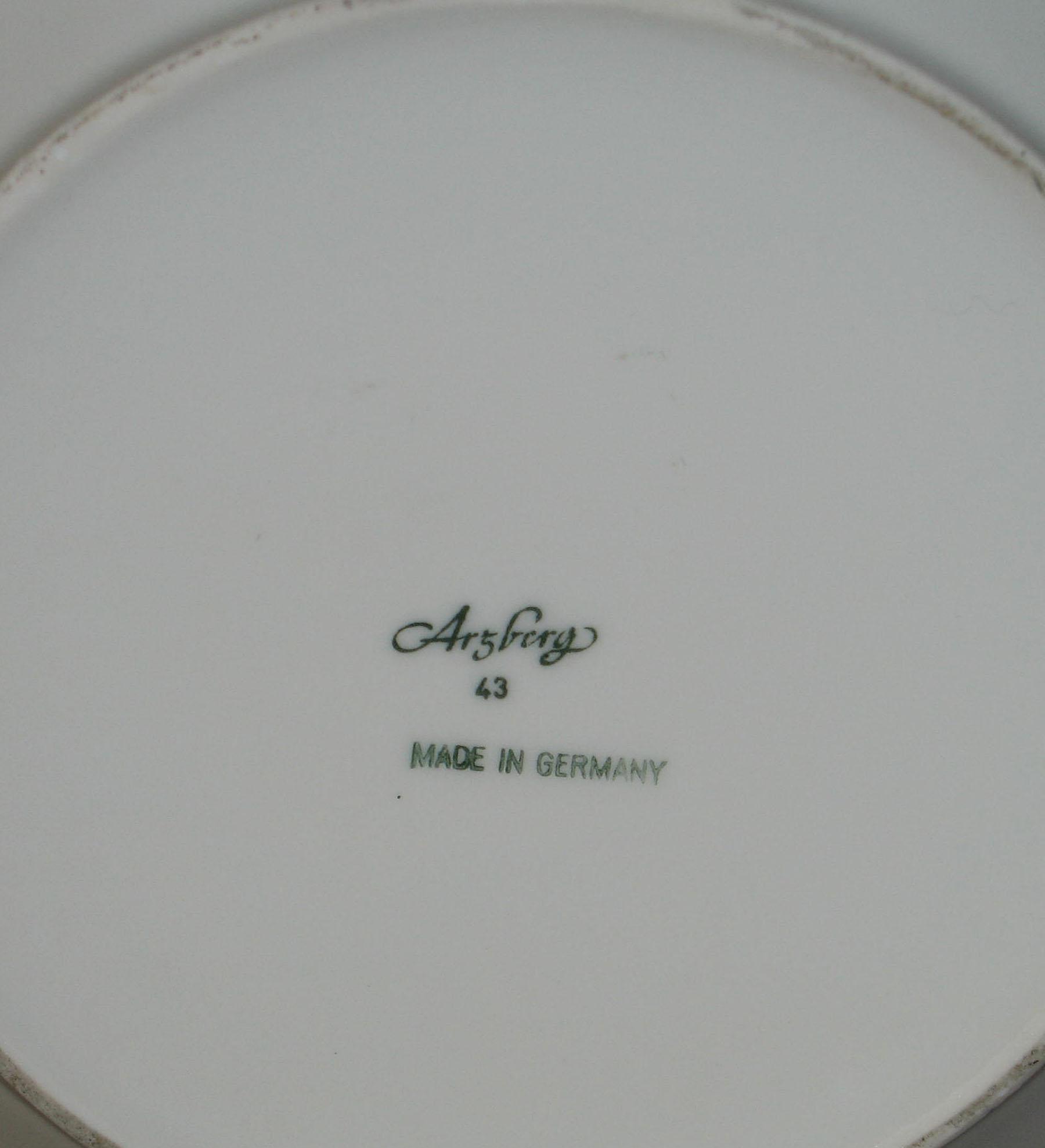 1996.0004.132.001 A, B Tureen (mark)