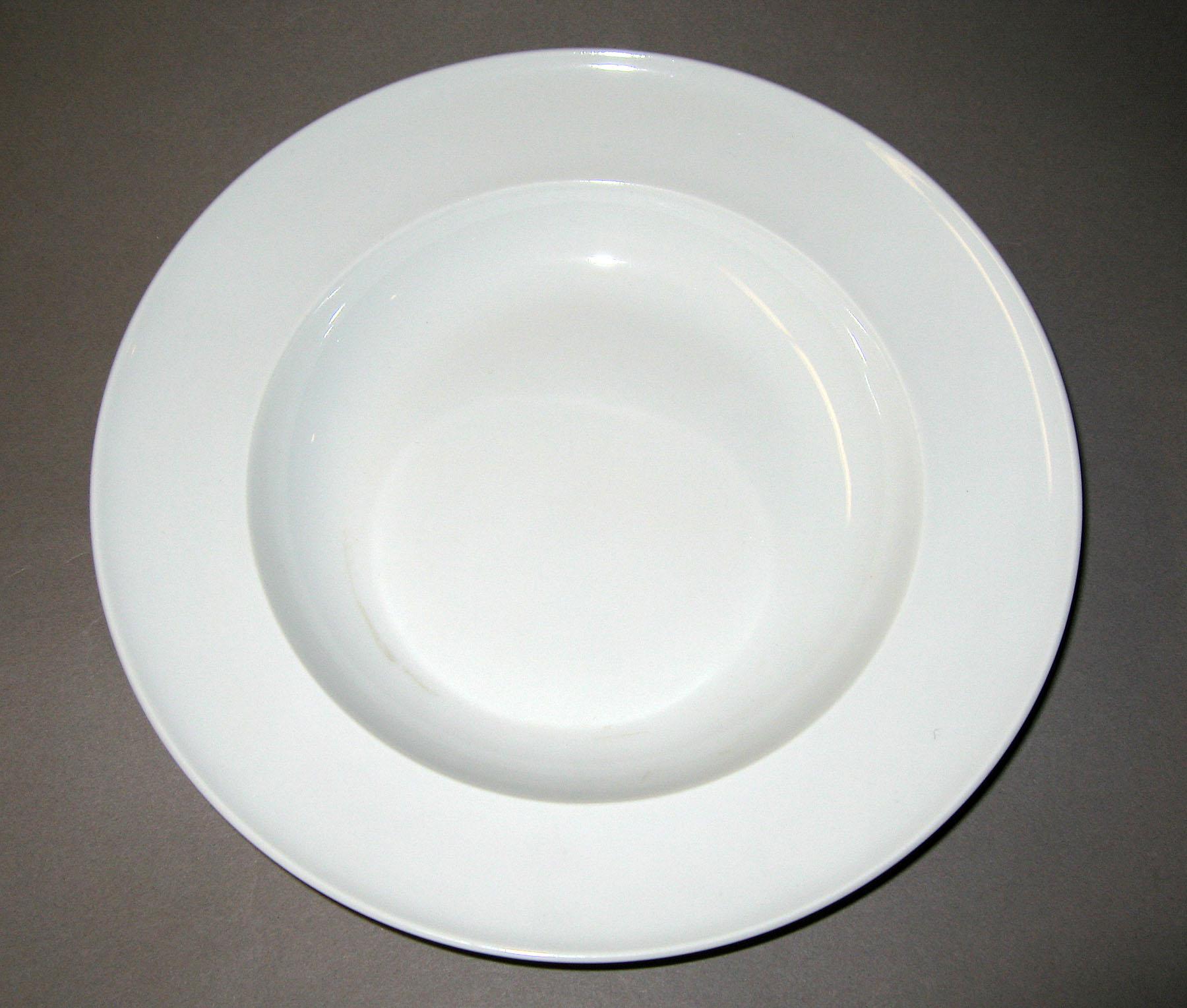 1996.0004.134 Soup plate