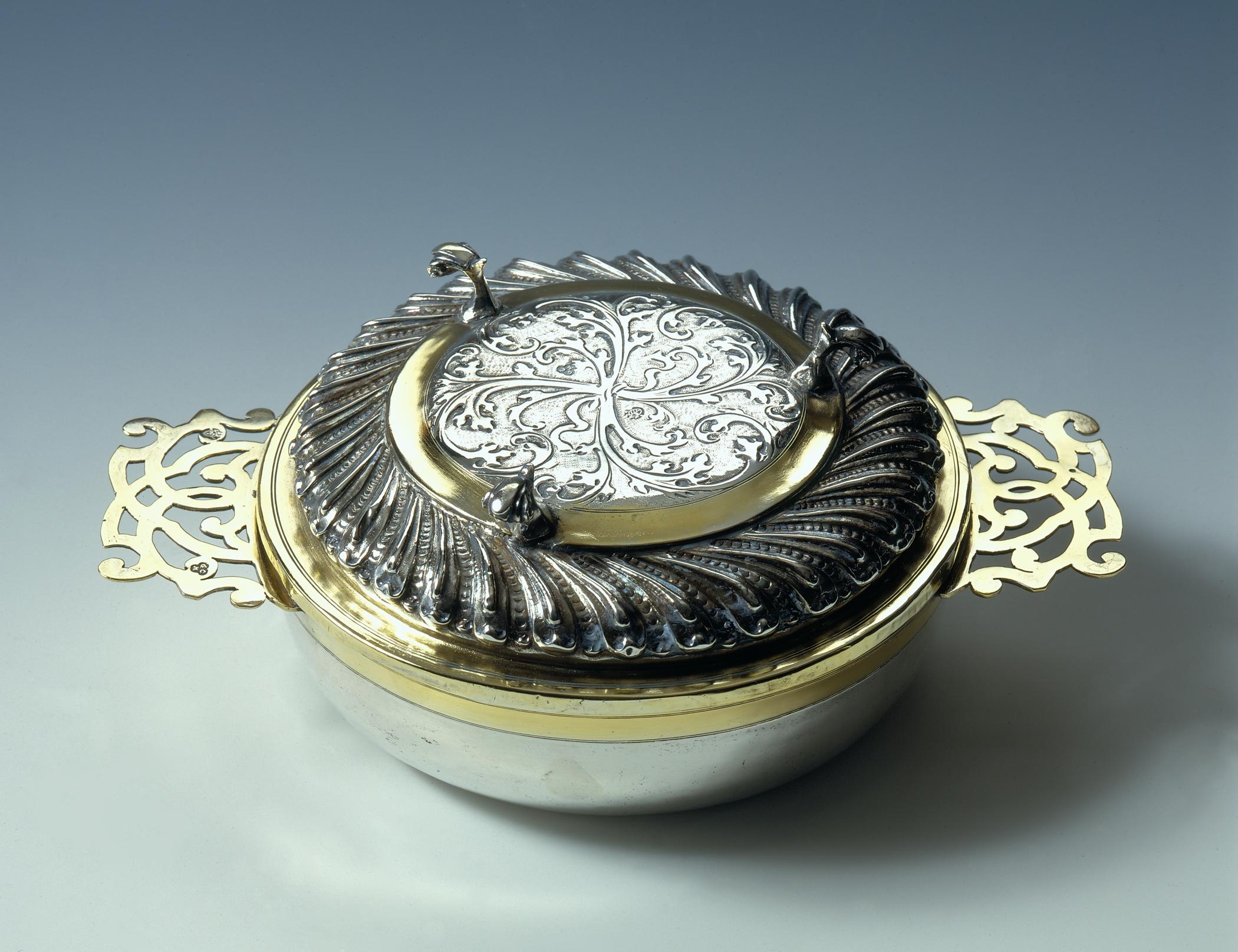 1996.0004.147 A, B Porringer