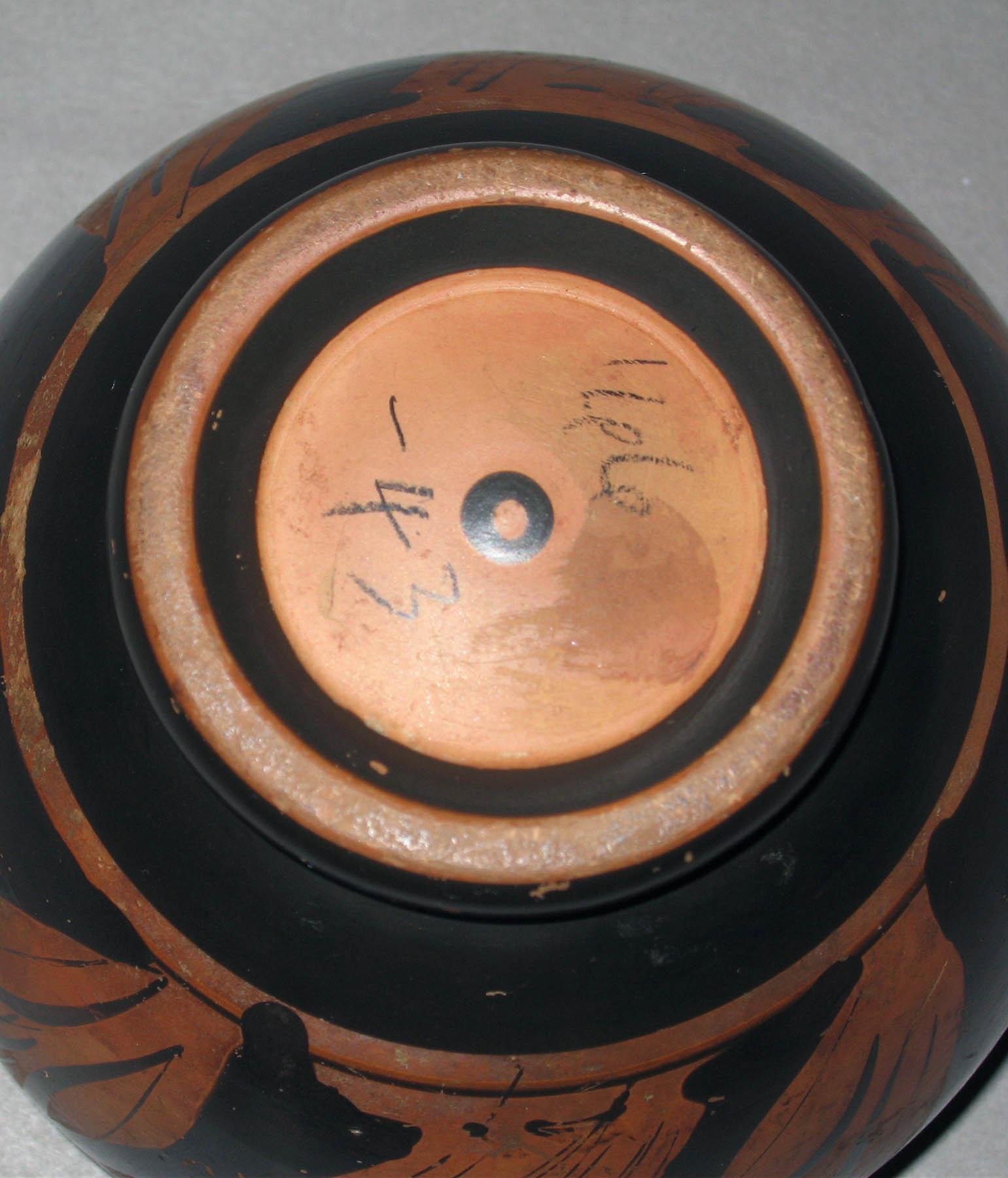 1996.0004.152 Greek redware "Owl" Skyphos (underside)