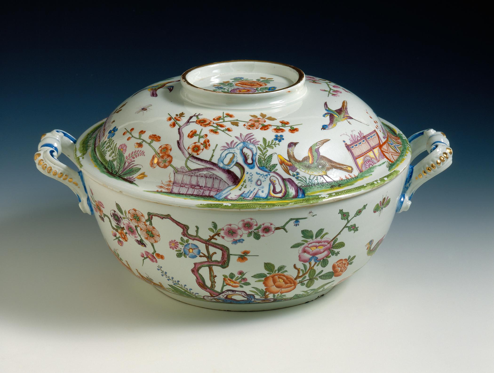 1996.0004.162 A, B Tureen