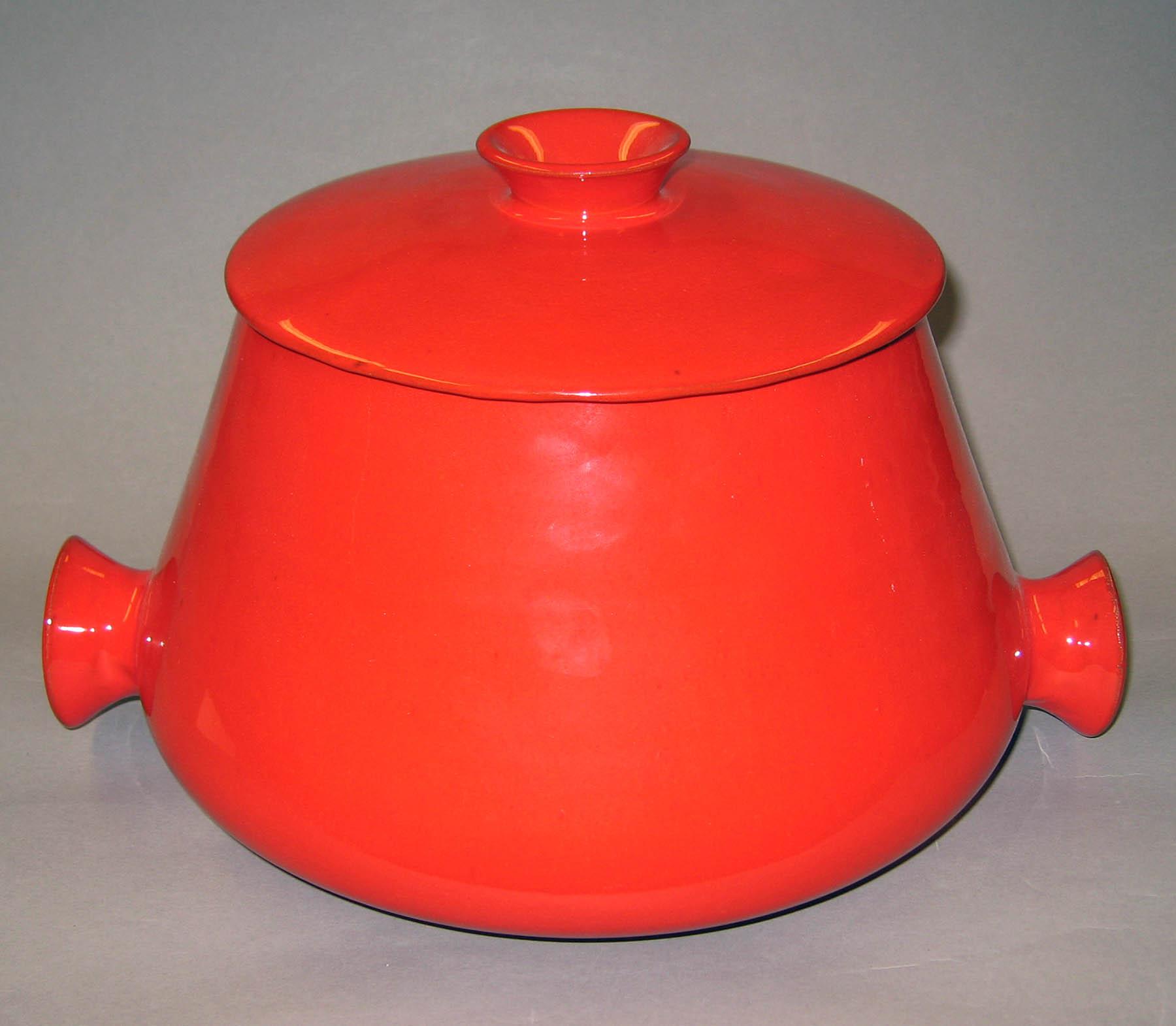 1996.0004.166 A, B Vallauris tureen