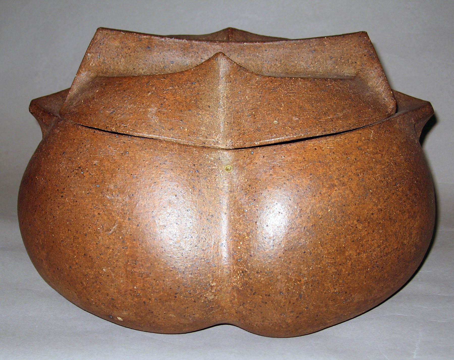 1996.0004.167 A, B William Daley stoneware tureen