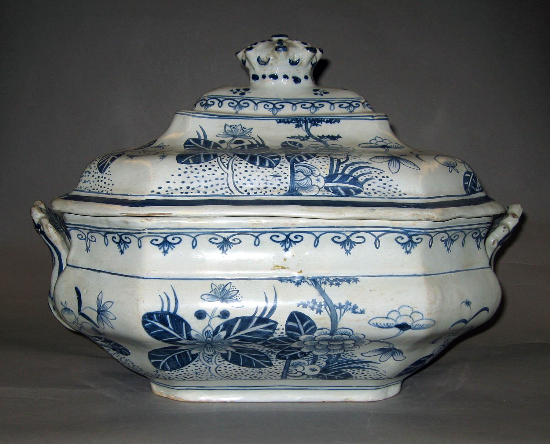 1996.0004.173 A, B Tin-glazed earthenware tureen