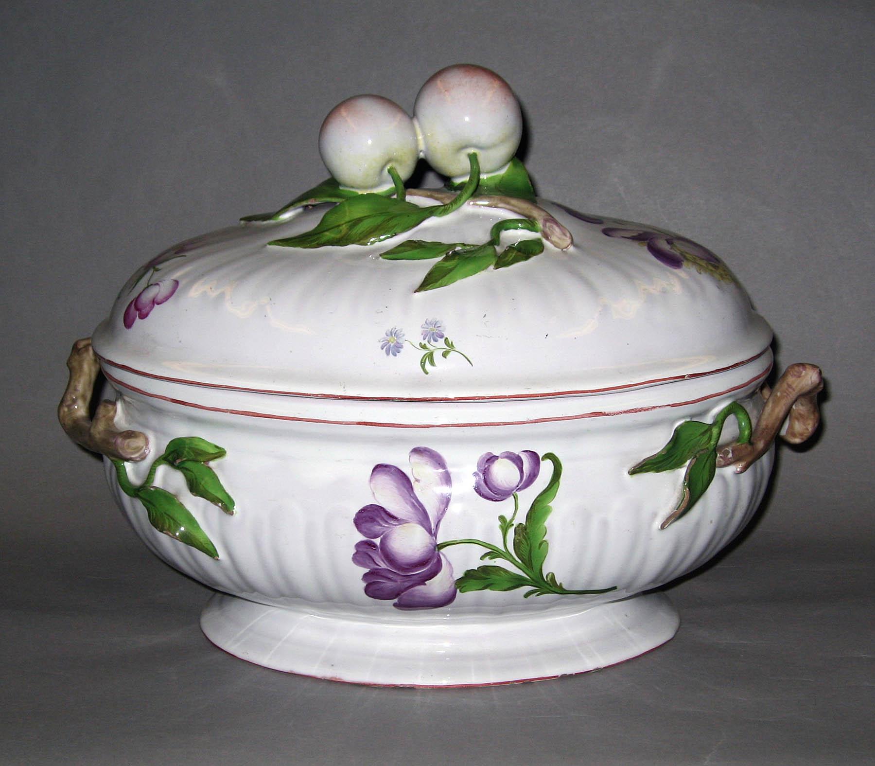1996.0004.175 A, B Tin-glazed earthenware tureen