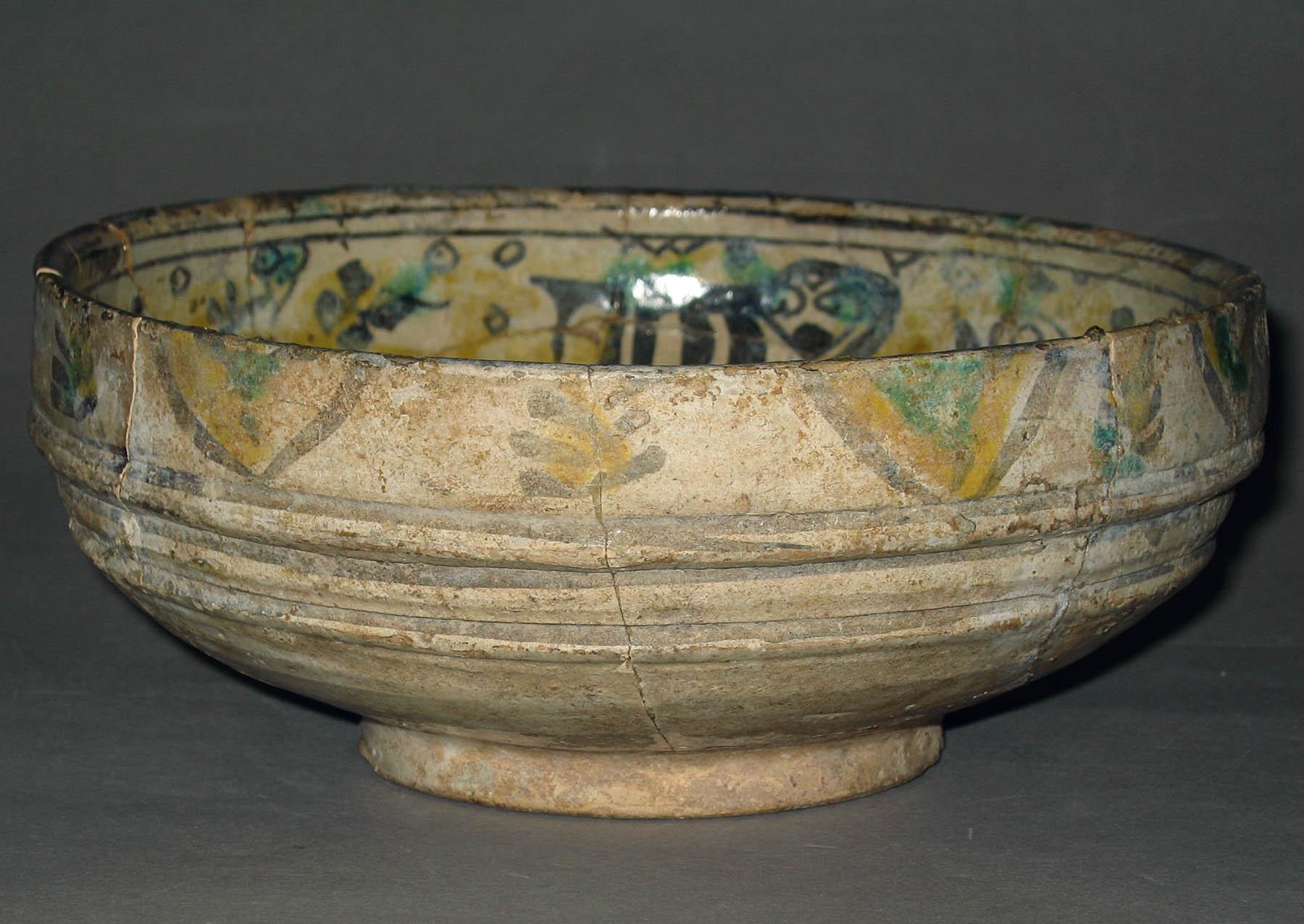 1996.0004.179 Nishapur earthenware bowl (profile)