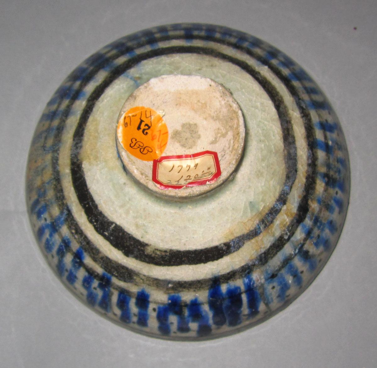 1996.0004.182 Delftware bowl underside
