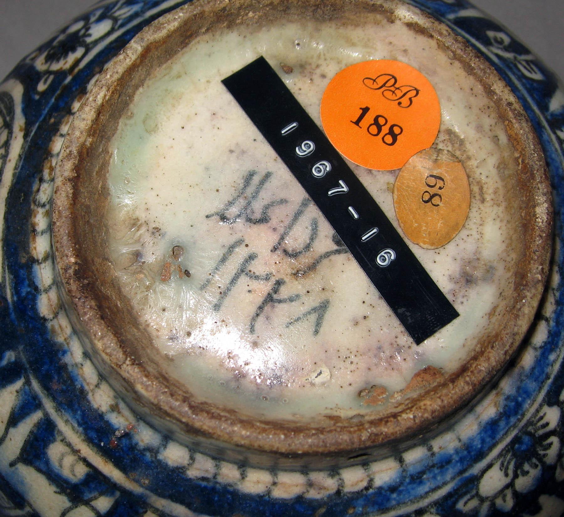1996.0004.184 Tin-glazed earthenware bowl (underside)