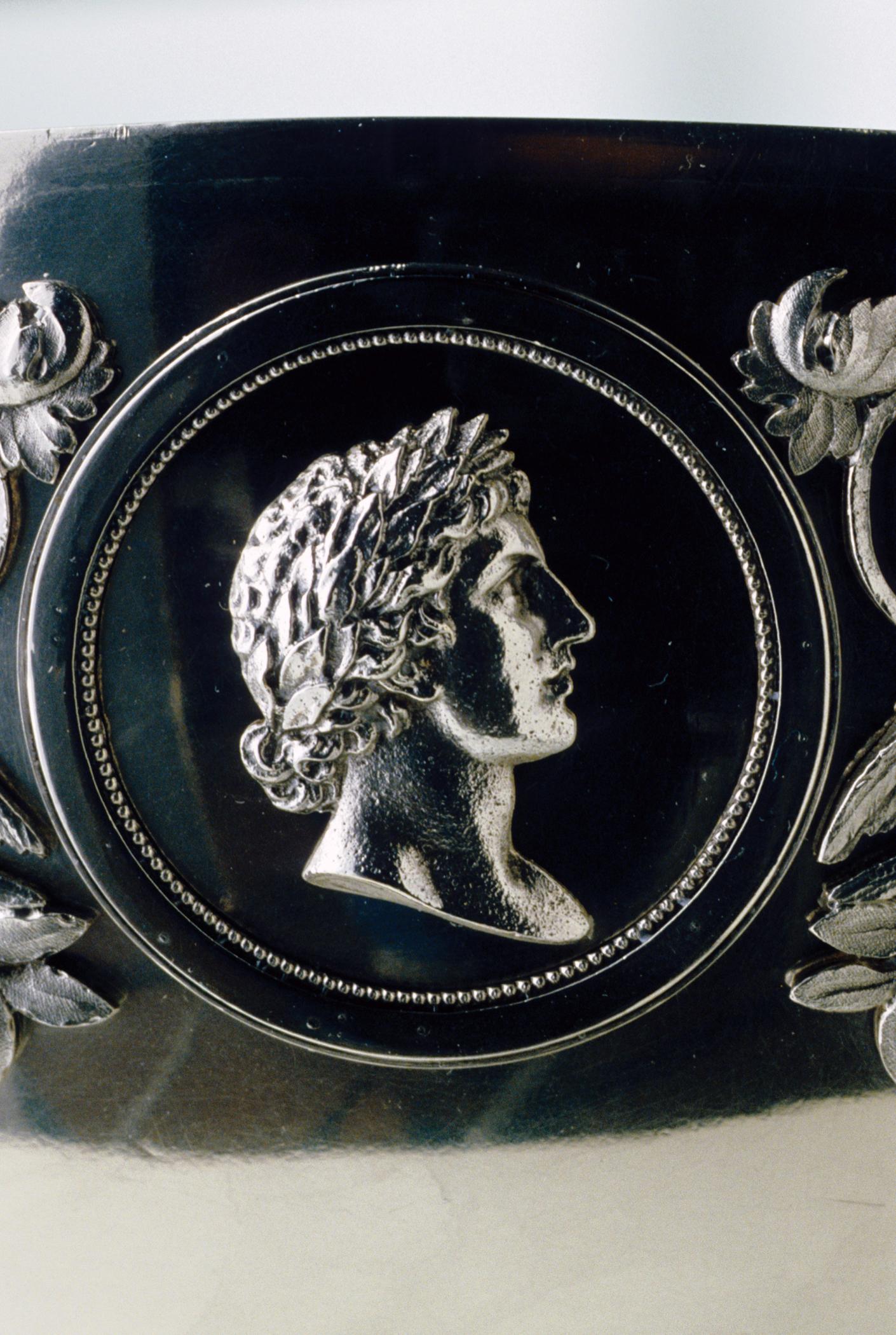 1996.0004.187 A-D Tureen (detail 3)