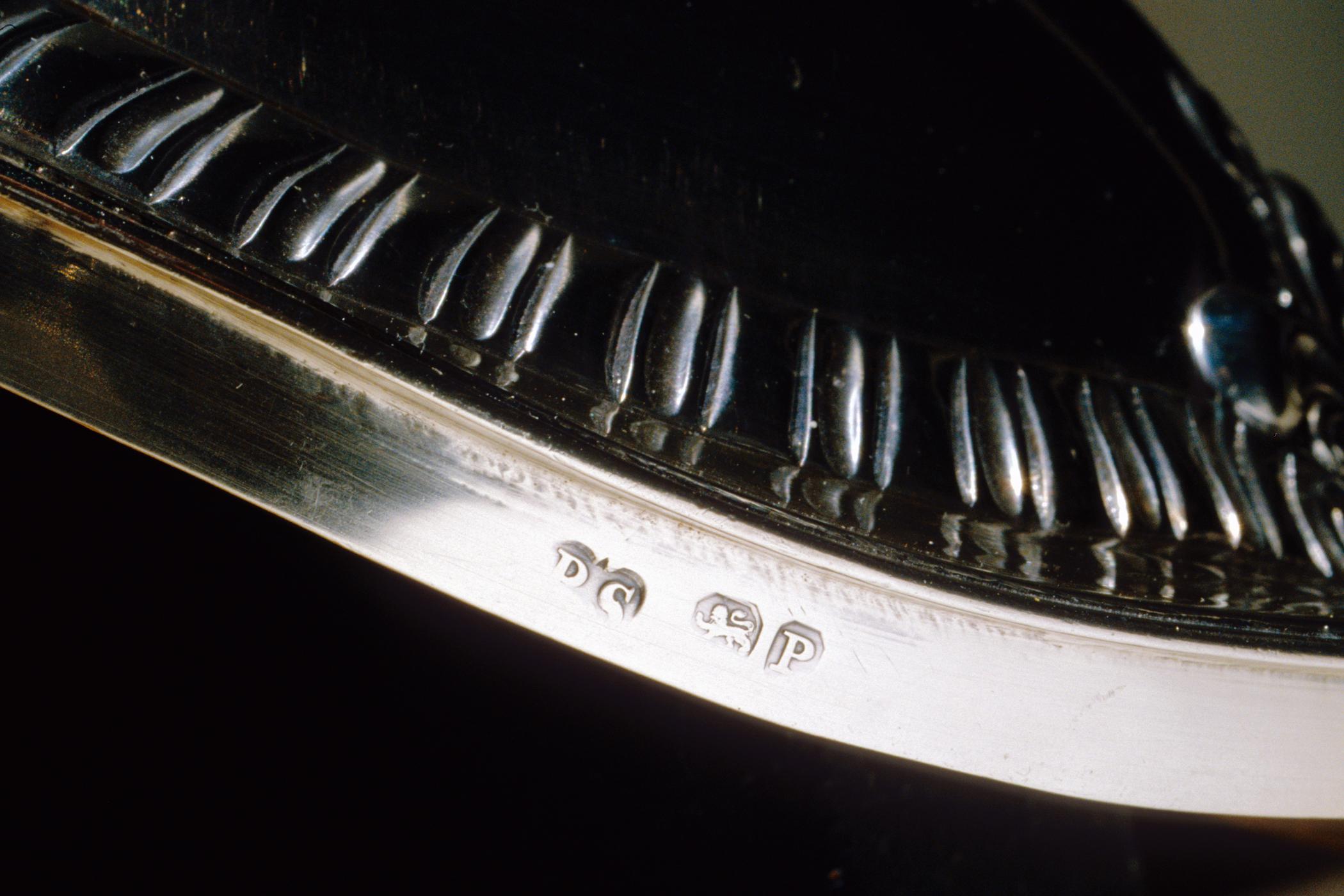 1996.0004.189 Tureen (mark detail)