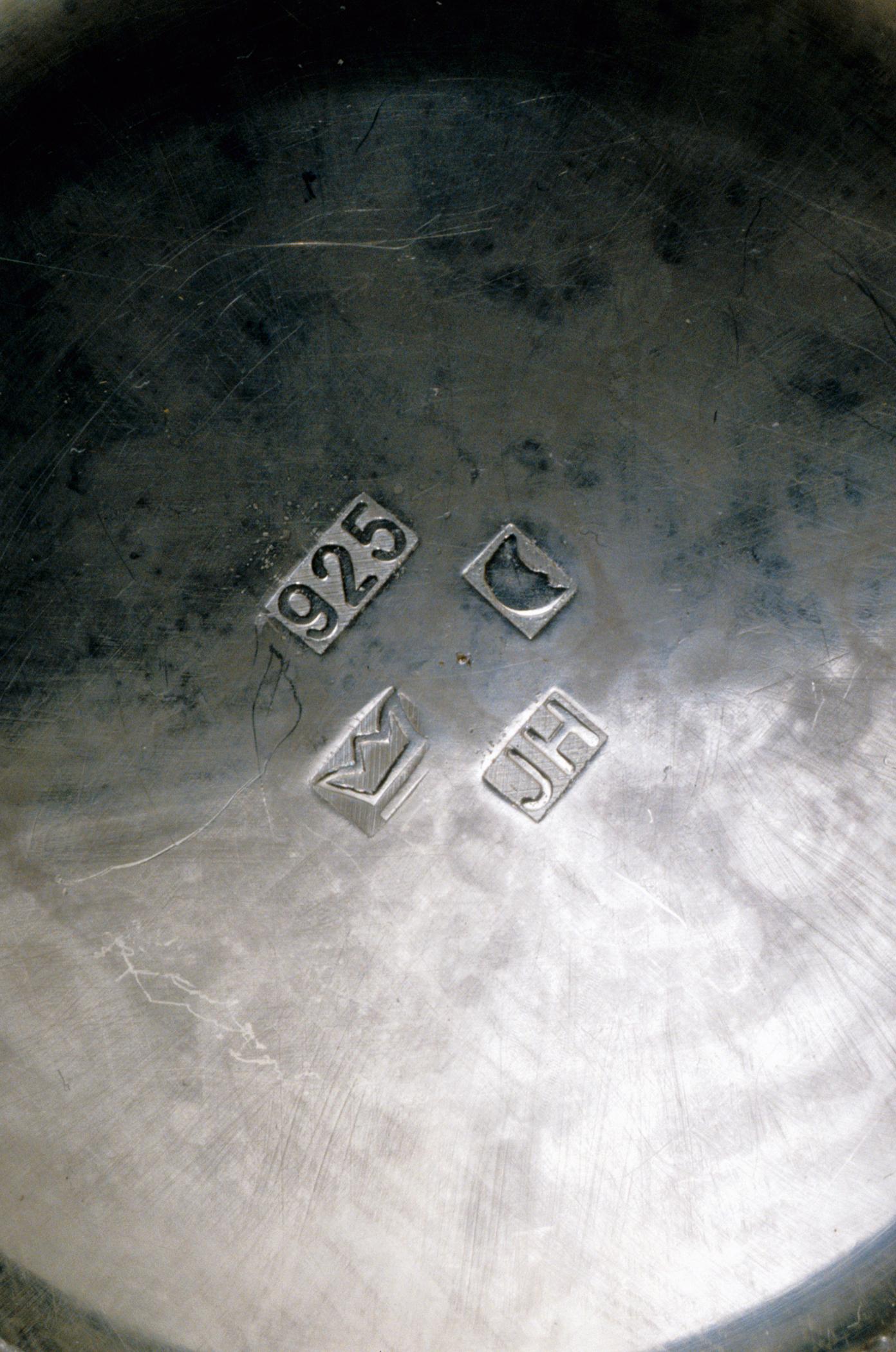 1996.0004.191 A-C Tureen (detail)