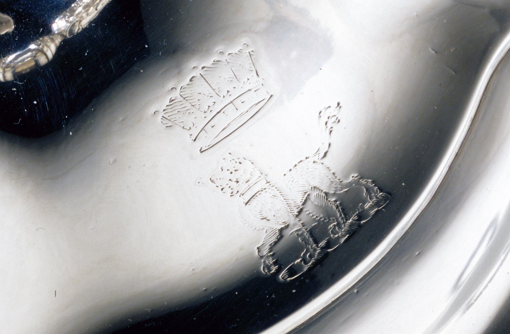 1996.0004.192 A-C Tureen (detail 2)