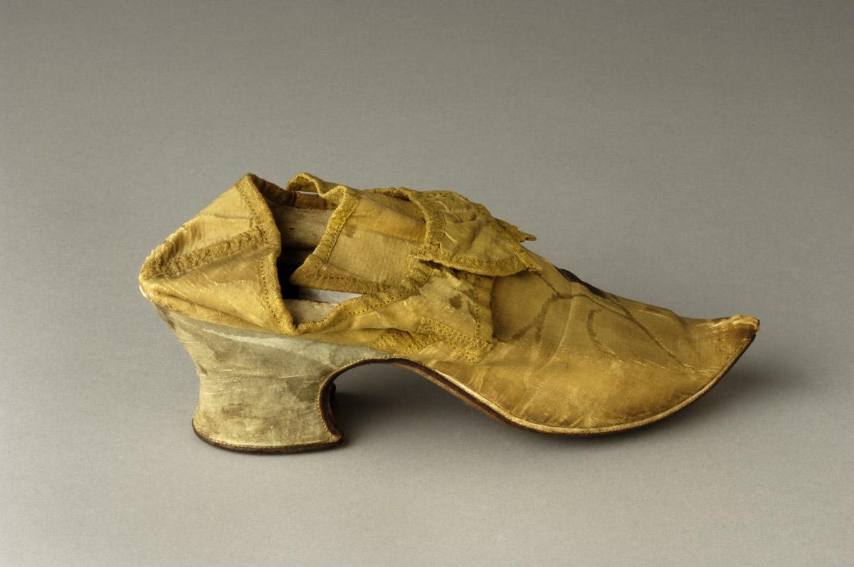 1958.0123.002 Shoe