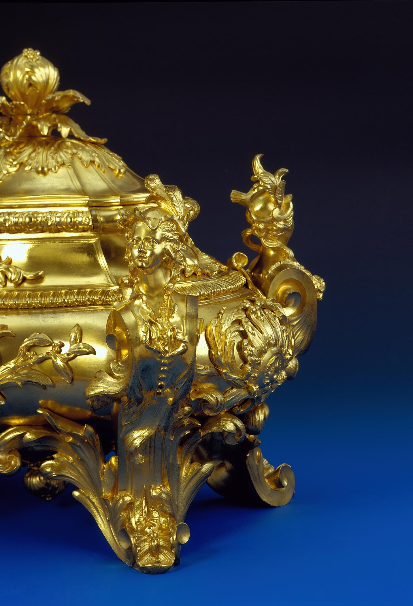 1996.0004.201 A-C Tureen (detail)