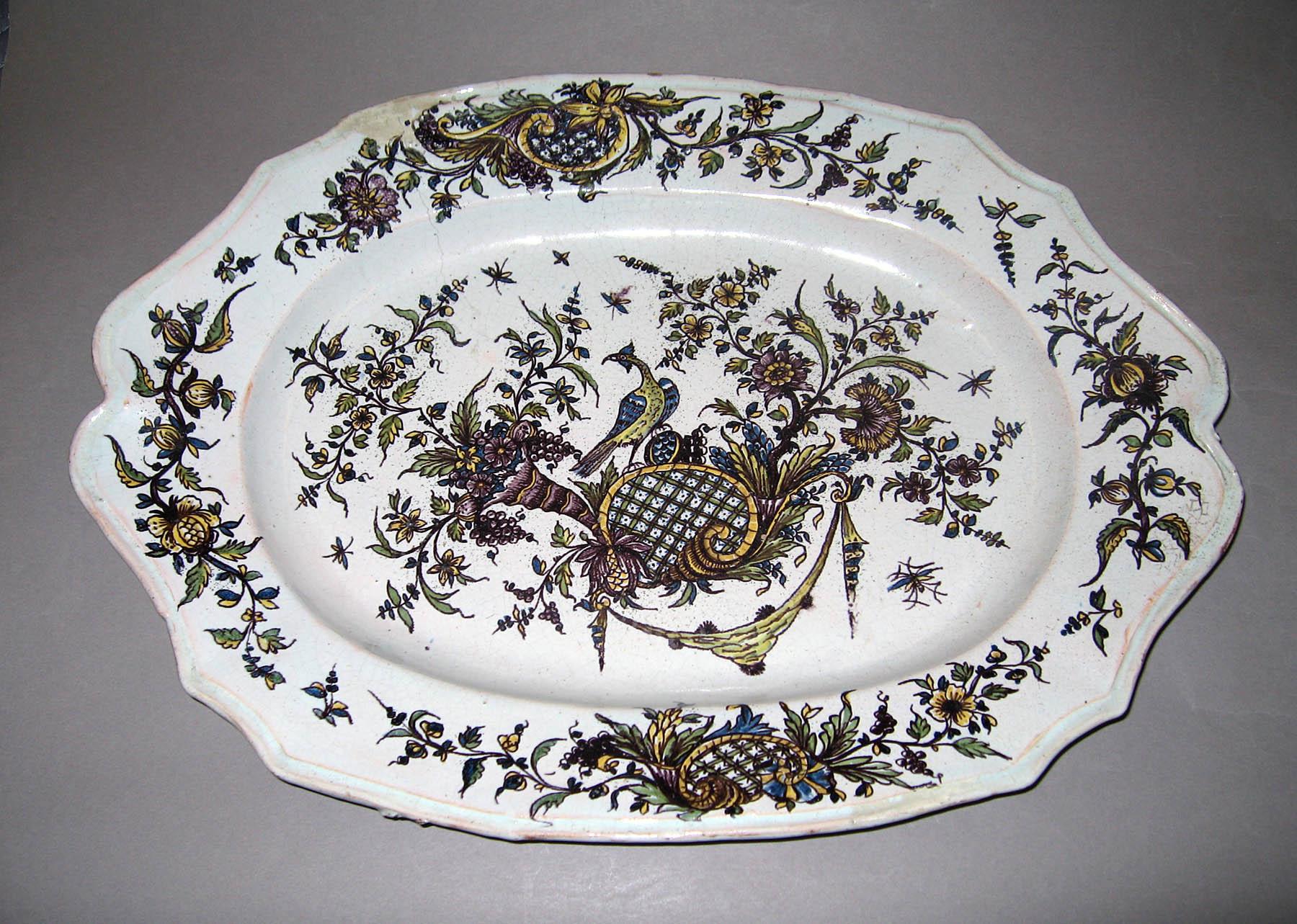 1996.0004.202 C Rouen faience tureen stand