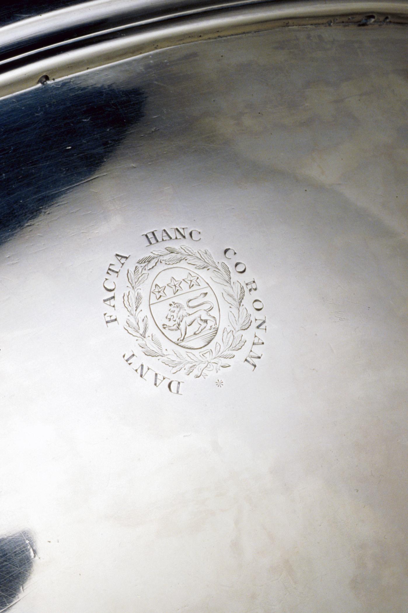 1996.0004.206 A, B Tureen (detail 1)