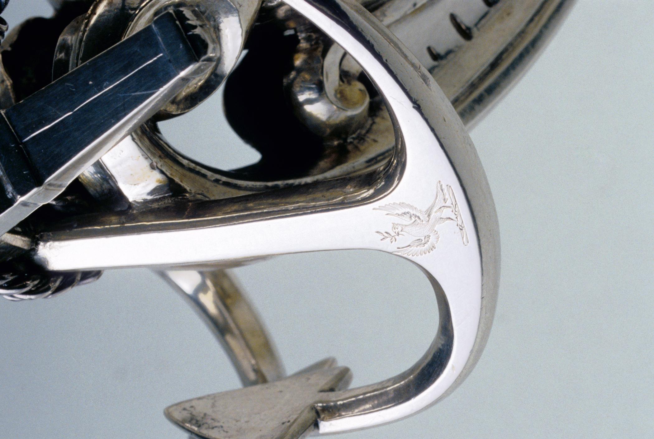 1996.0004.209 Tureen (detail 6)