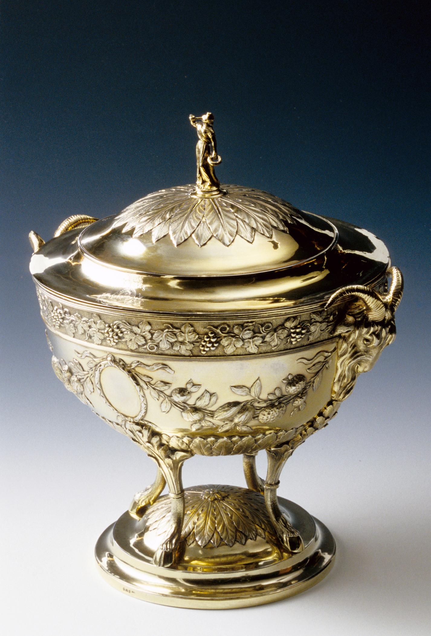 1996.0004.210 A, B Tureen