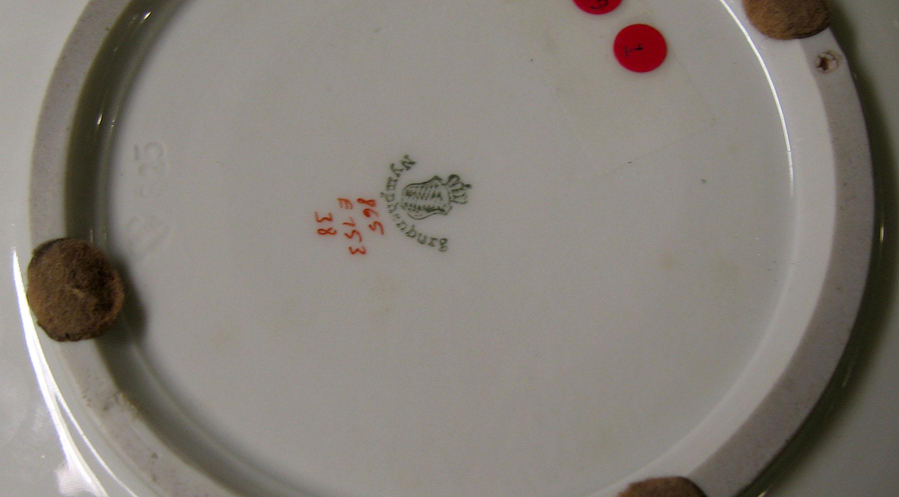 1996.0004.220 A, B Tureen and cover (mark)