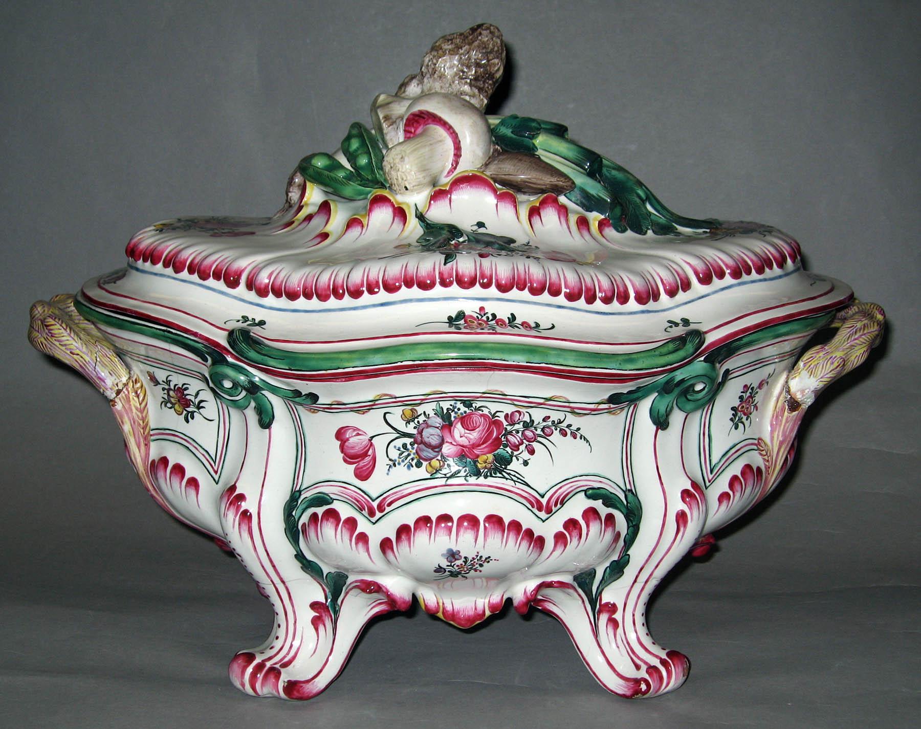 1996.0004.225 A, B Tin-glazed earthenware tureen
