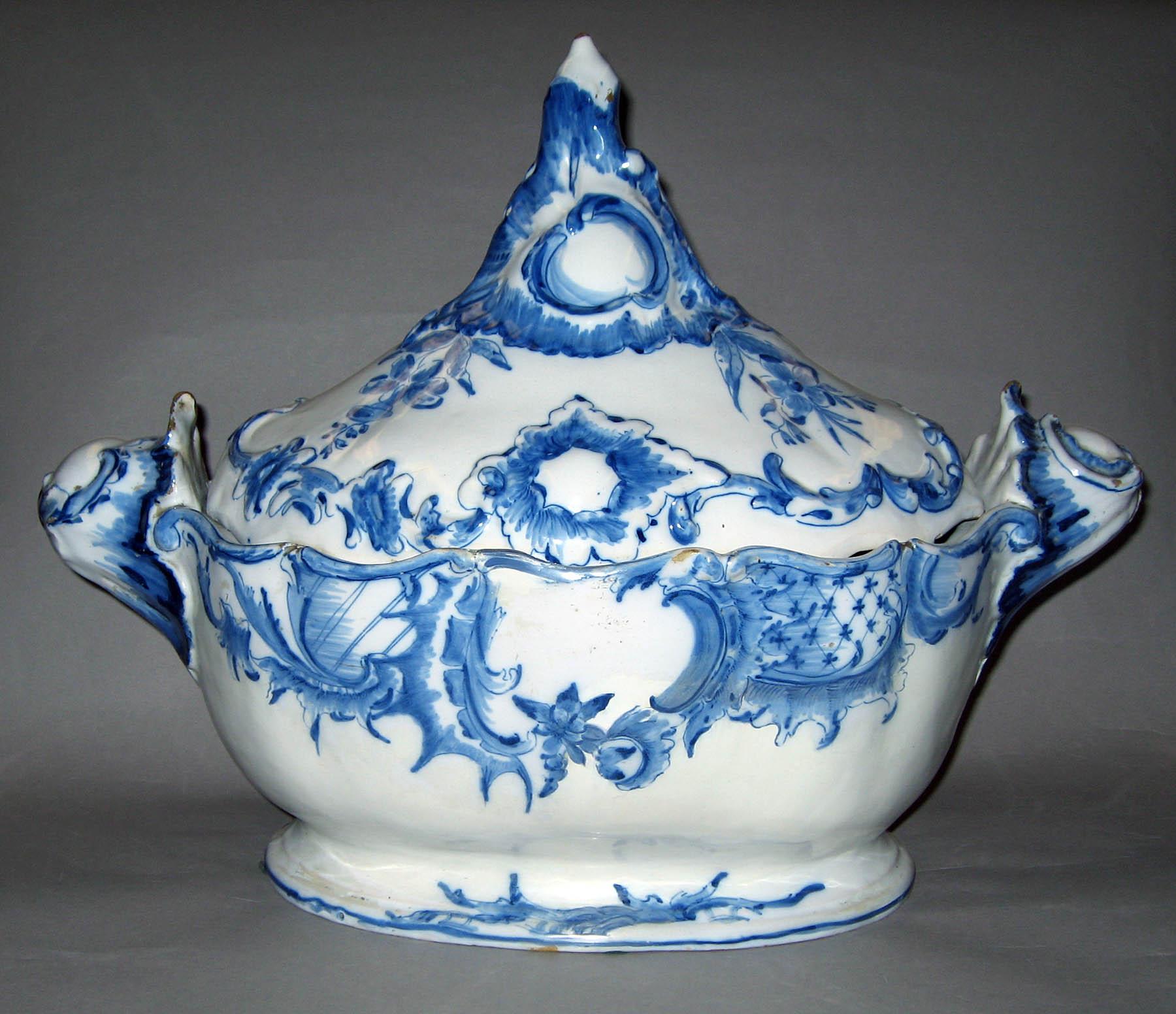 1996.0004.229 A, B Faience tureen