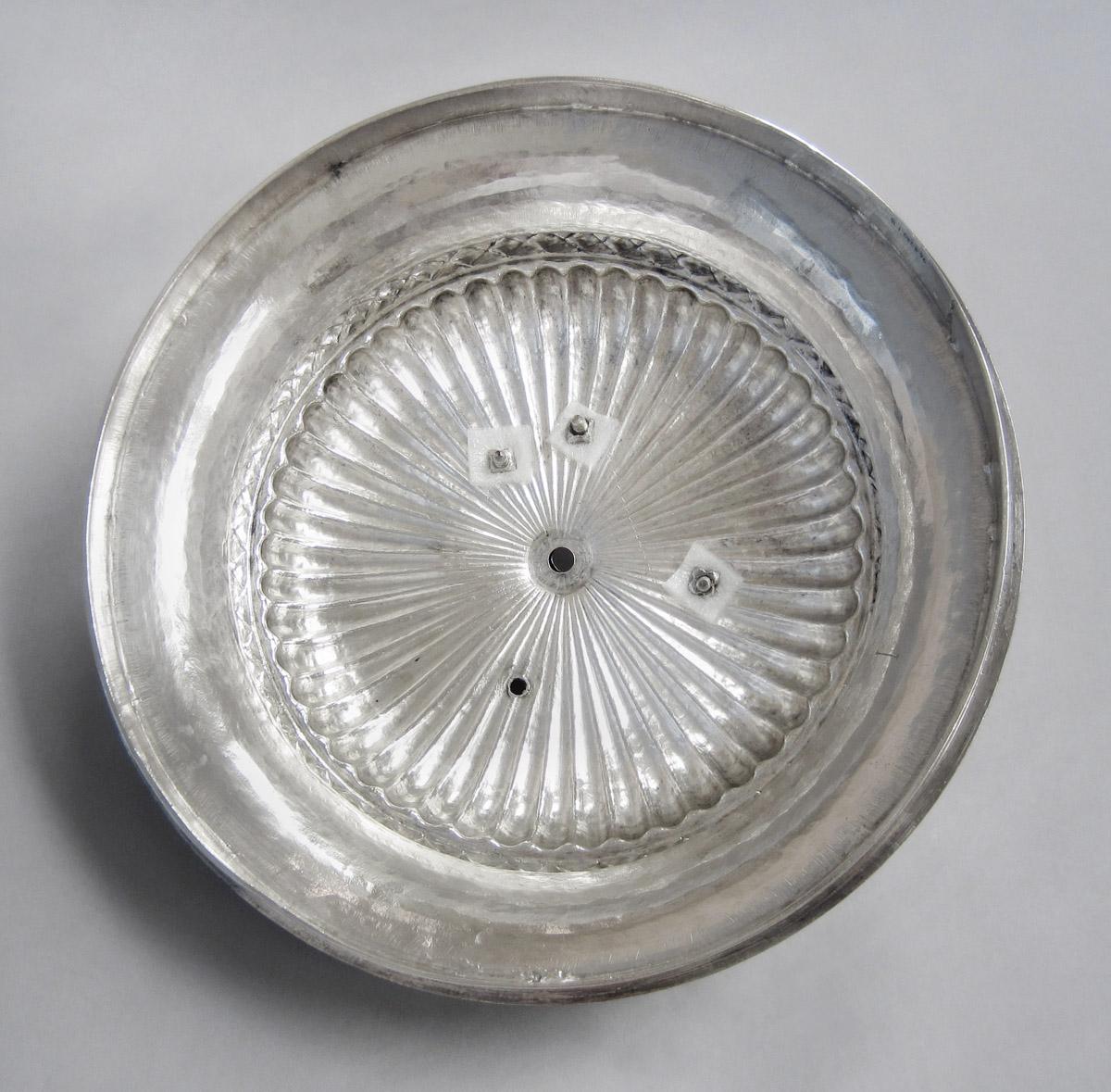 1996.0004.230.001 B Tureen lid, underside