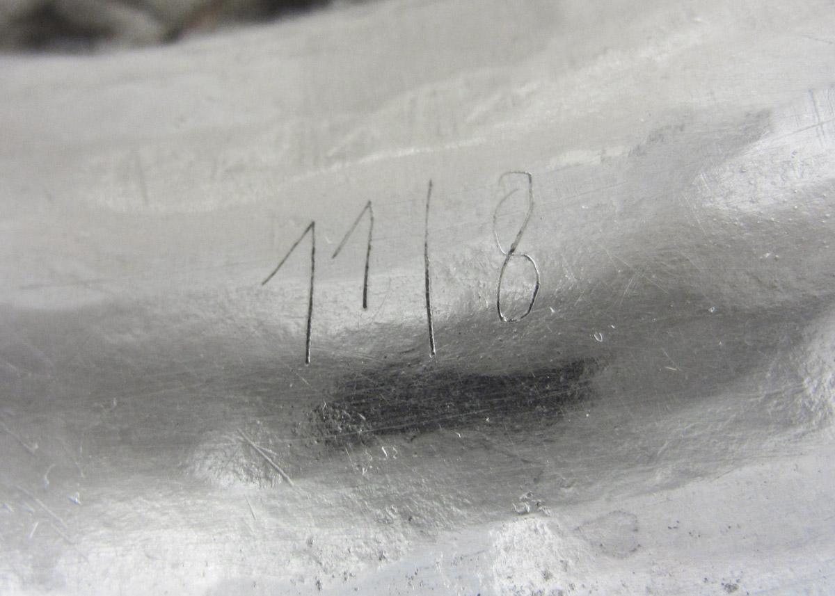 1996.0004.230.002 A Tureen lid, inscription 1