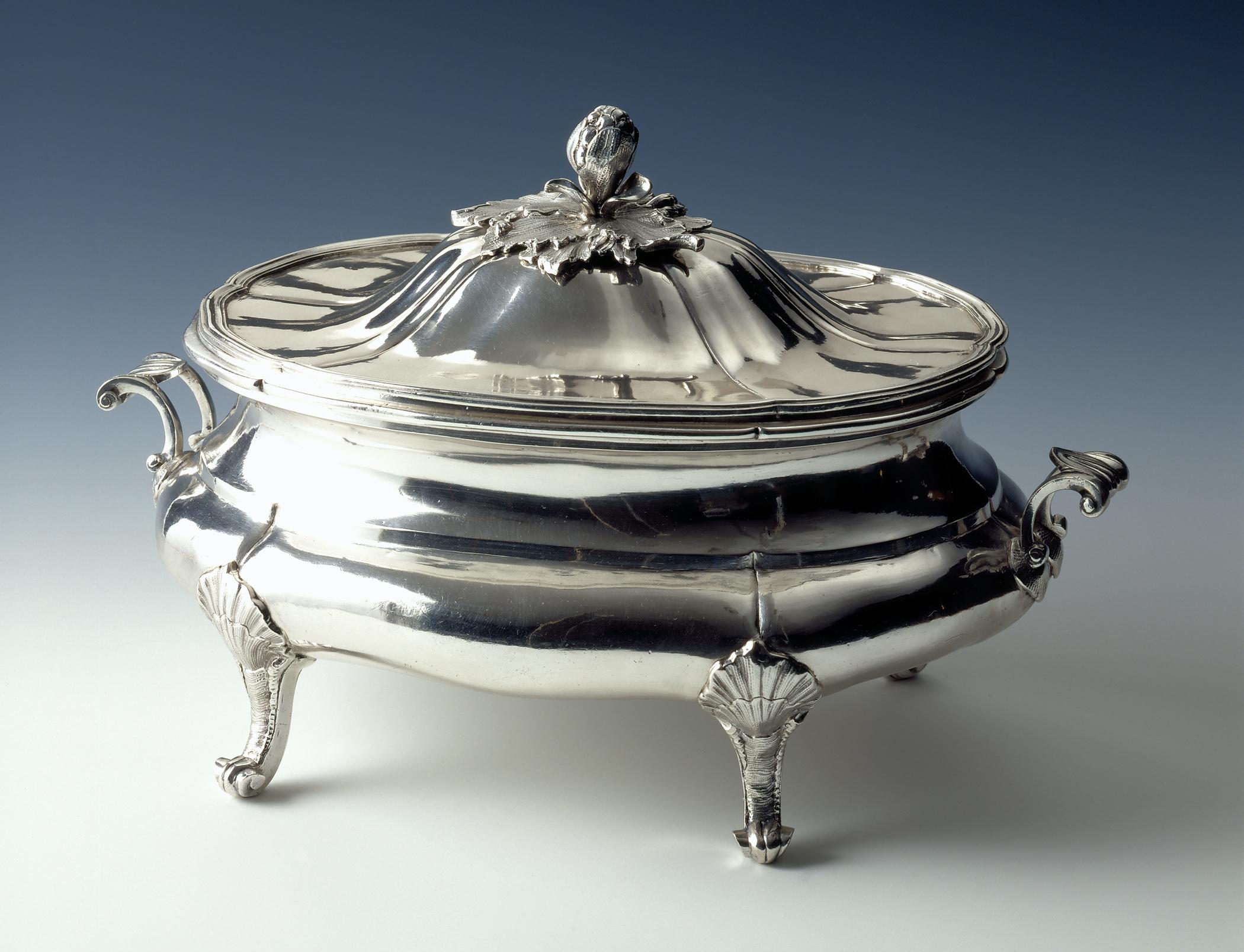 1996.0004.231 A, B Tureen