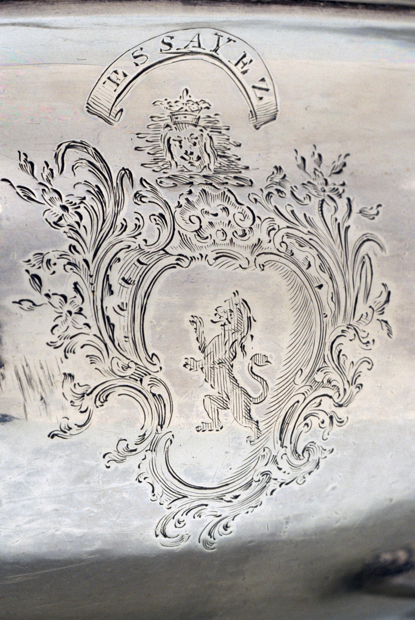 1996.0004.238 A, B Tureen (detail 1)